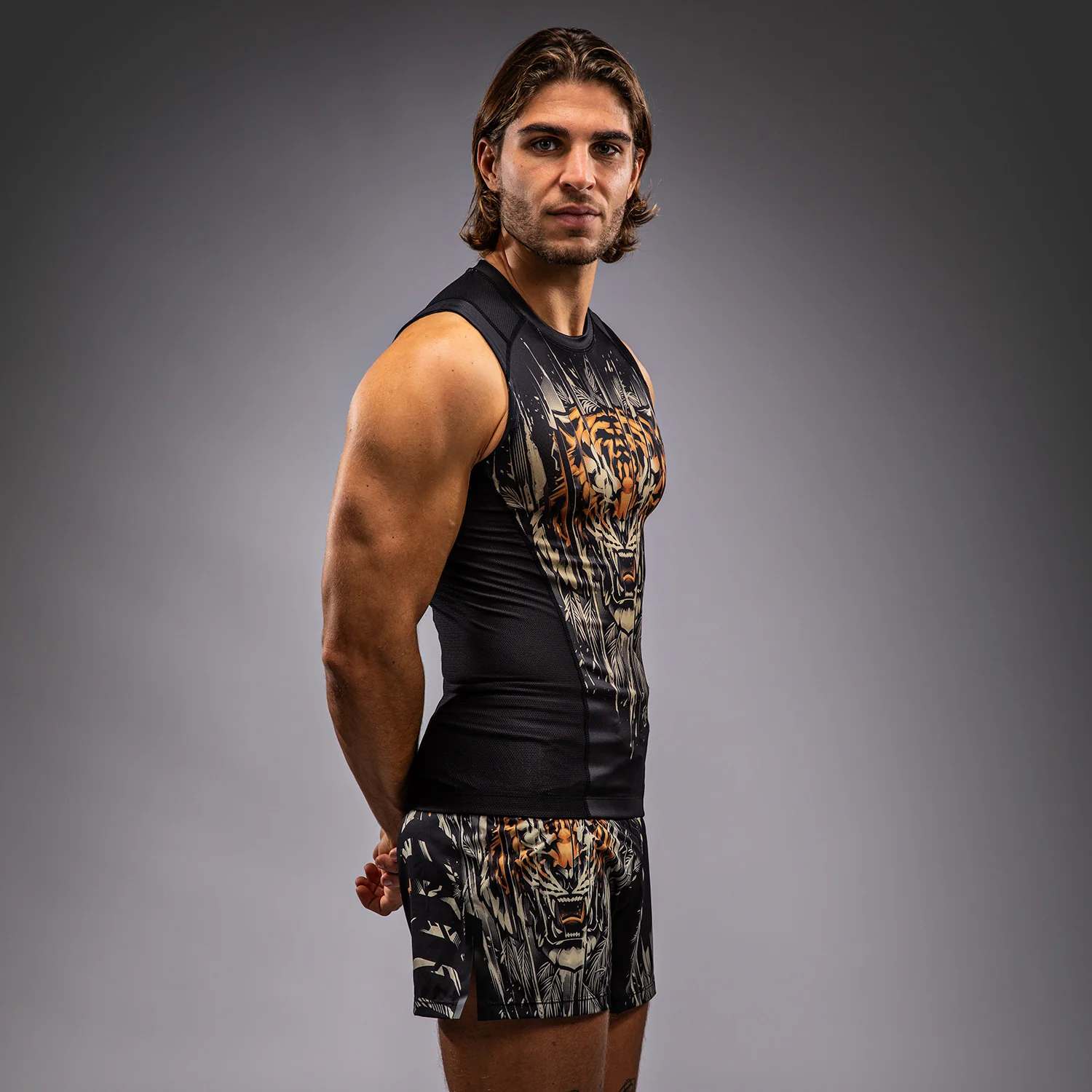 Venum Tiger Rashguard sin Mangas para Hombre - Negro/Naranja Neón - Image 3