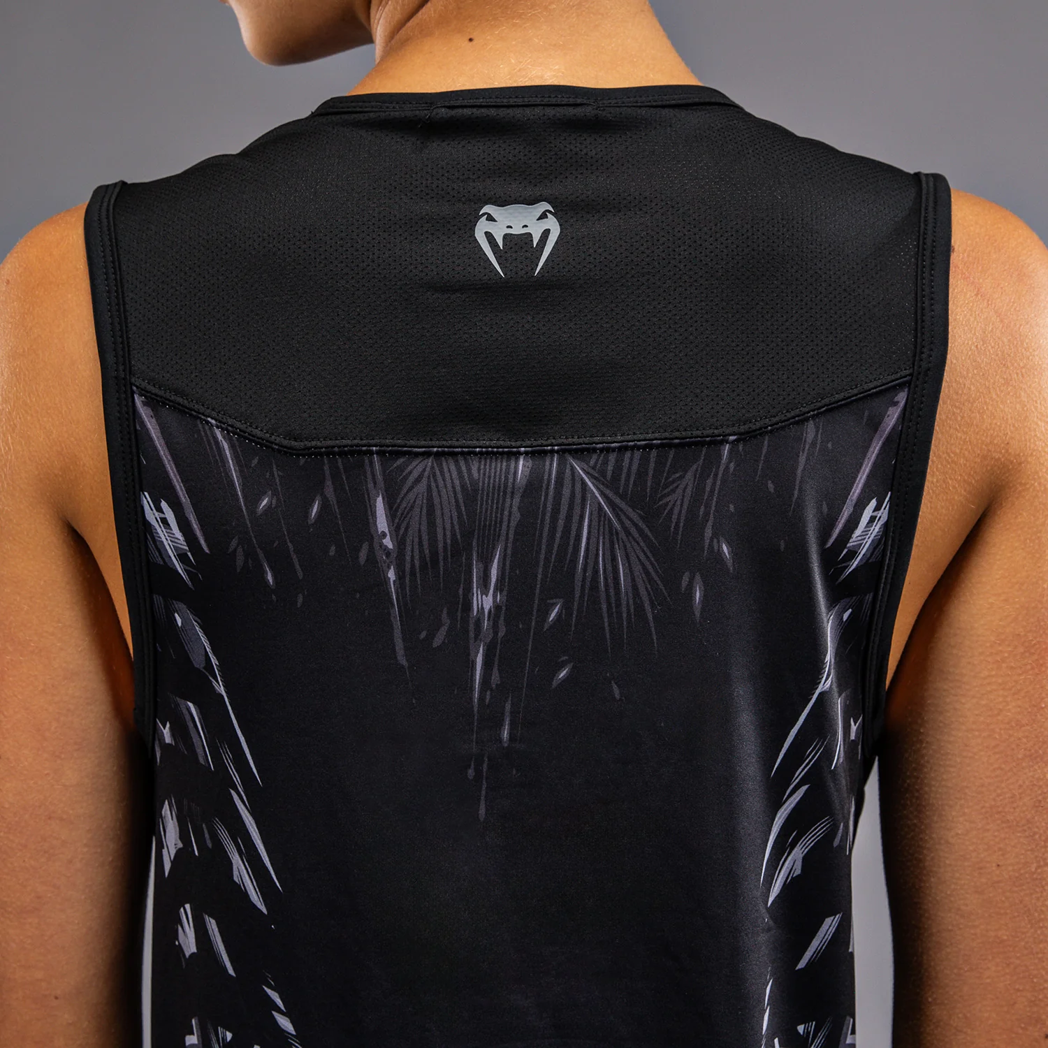 Venum Tiger Top sin Mangas para Mujer - Negro/Plata - Image 6