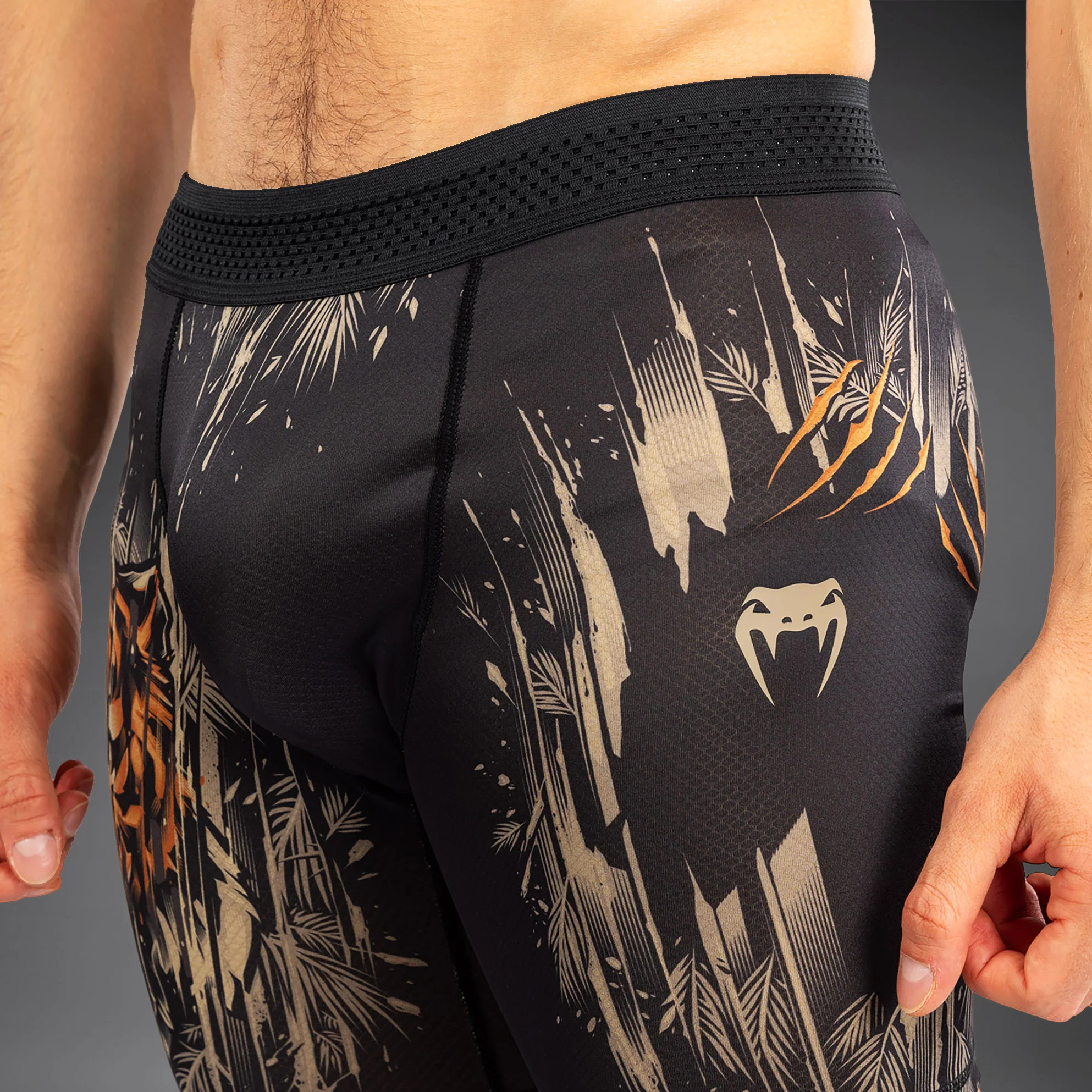 Venum Tiger Vale Tudo para Hombre - Negro/Naranja Neón - Image 4