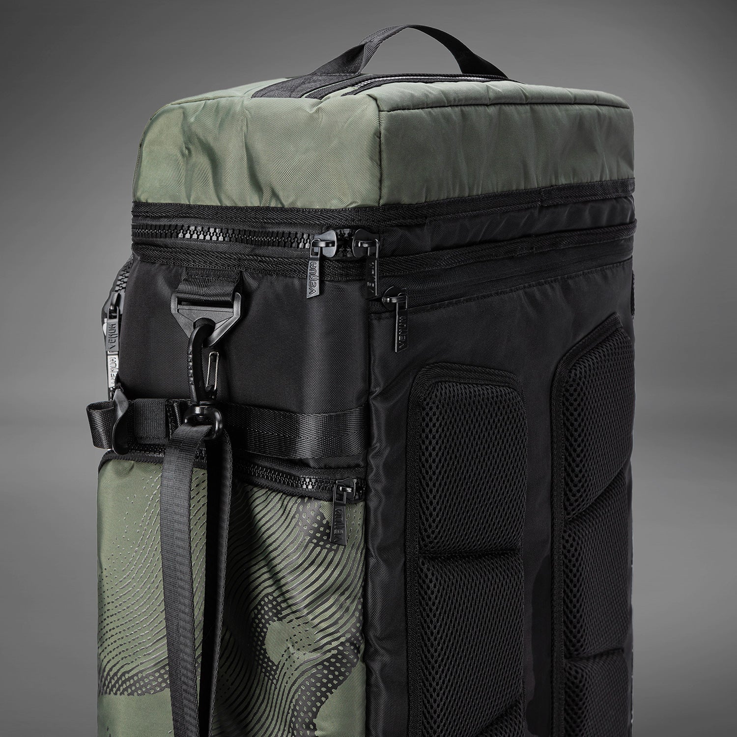 Venum Trainer Hybrid Bolsa de Deporte – Verde Ejército - Image 6