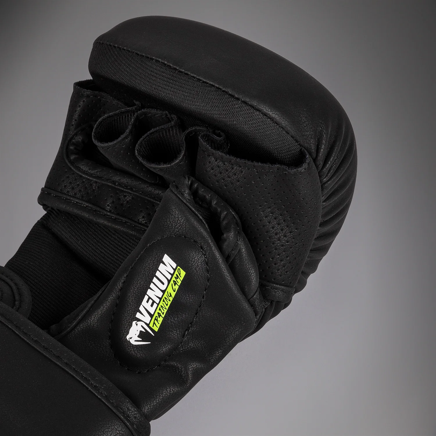 Venum Training Camp 4.0 Guantes de sparring - Negro/Verde Neo - Image 4