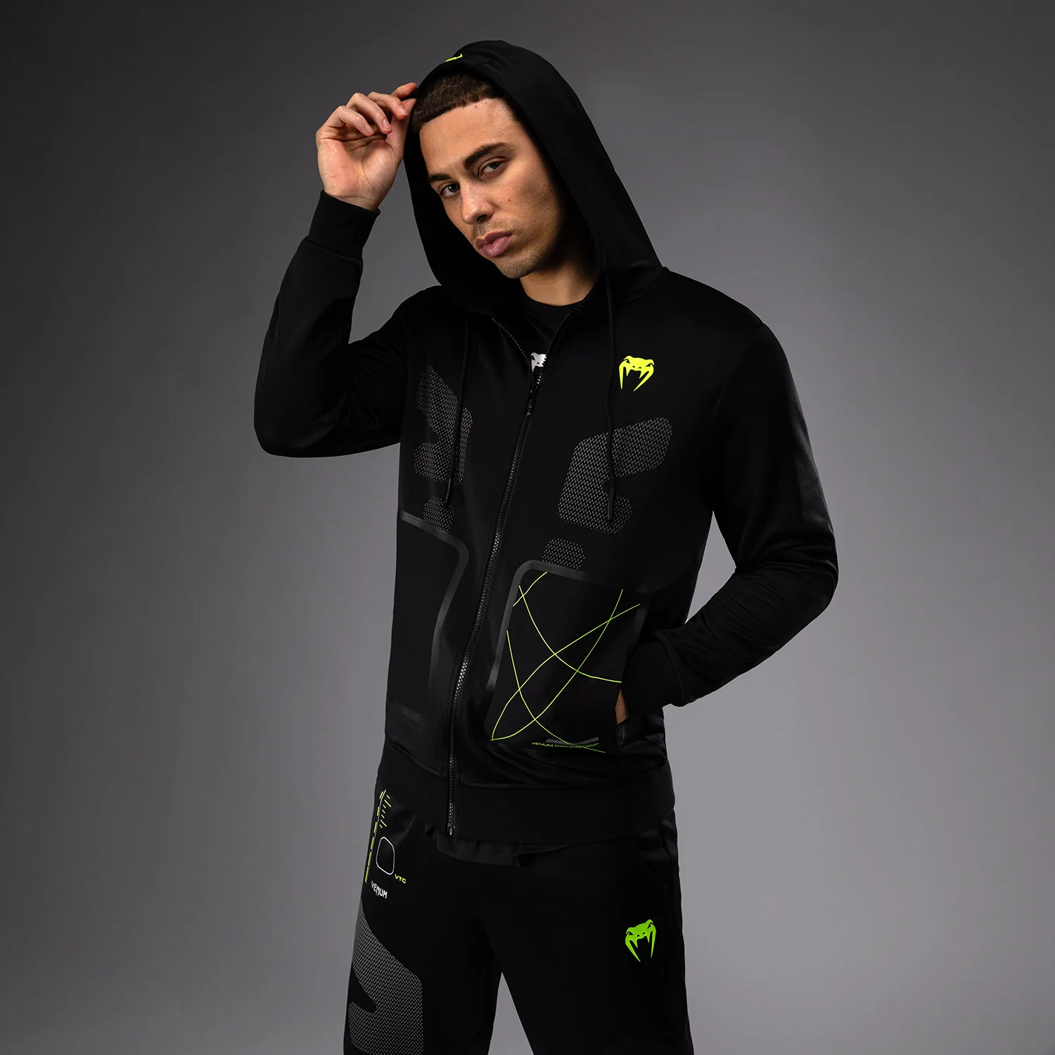 Venum Training Camp 4.0 Sudadera con capucha y cremallera - Negro/Verde - Image 4