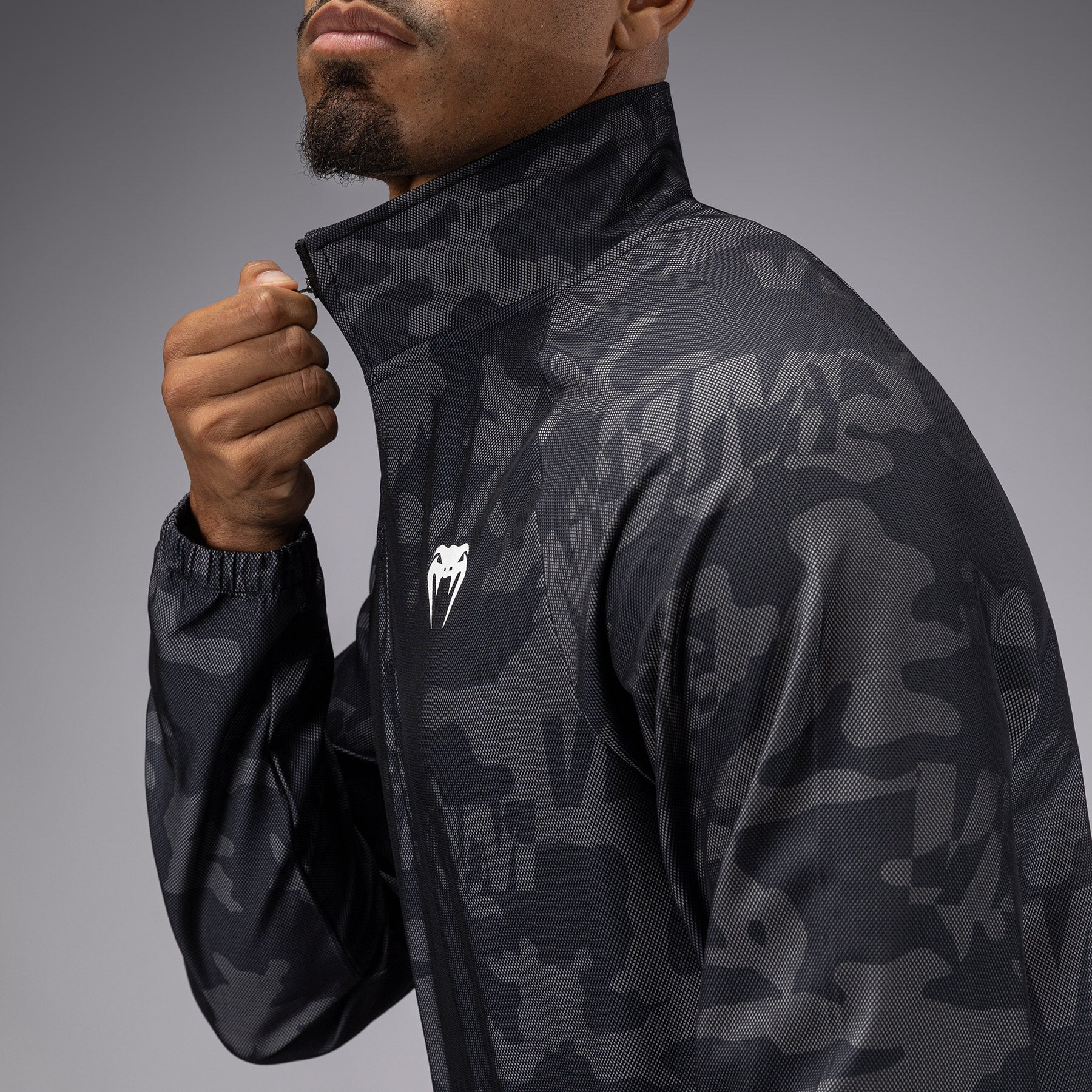 Venum Trooper Chaqueta de Chándal Cremallera Para Hombre - Negro/Carbón Oscuro - Image 3