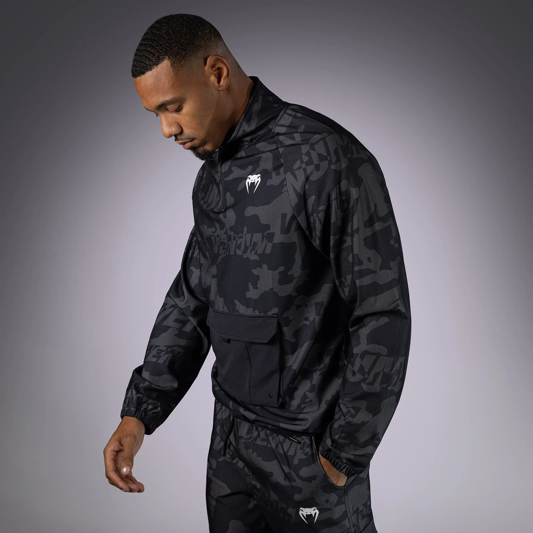 Venum Trooper Chaqueta de Chándal Cremallera Para Hombre - Negro/Carbón Oscuro - Image 4