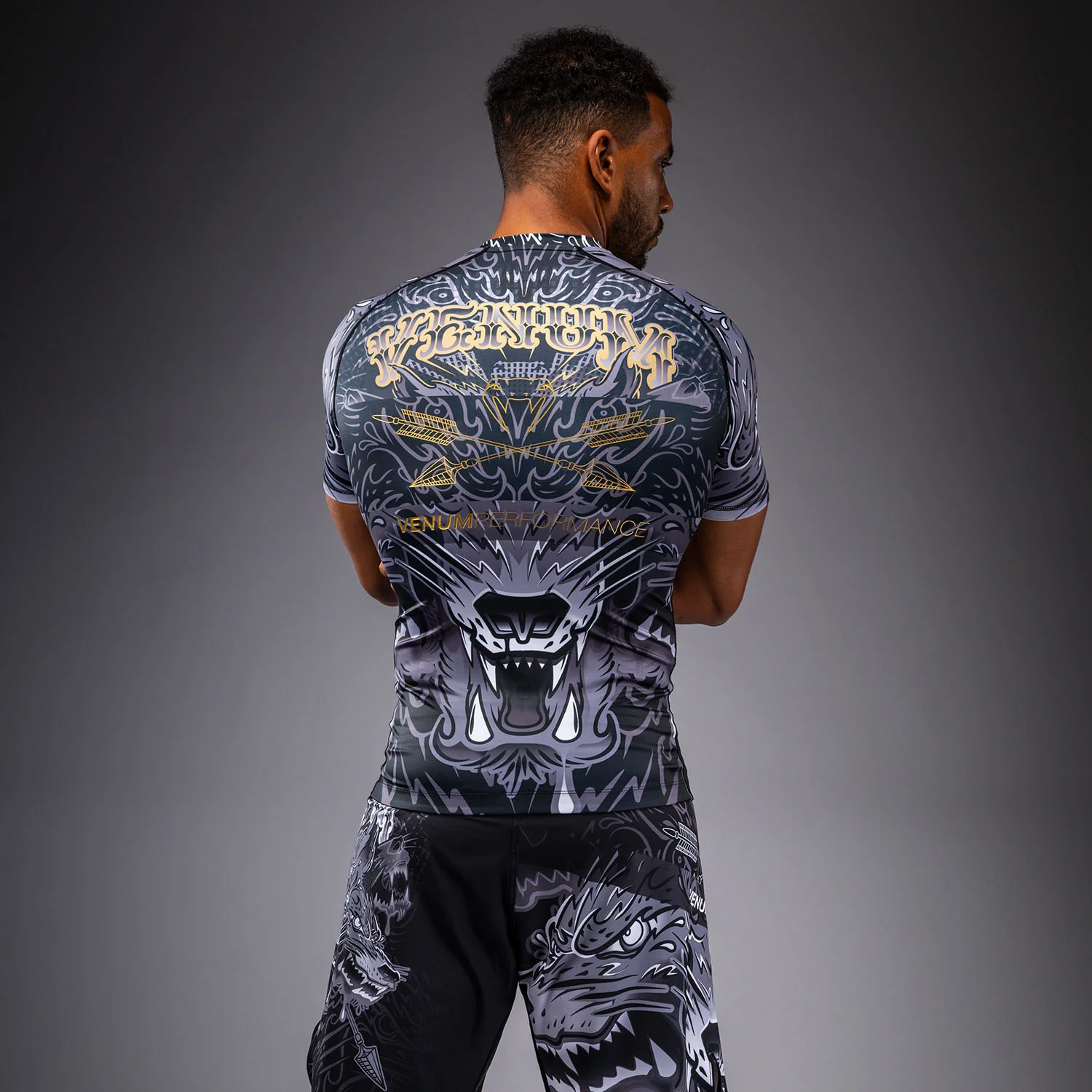 Venum Wolf Atak Rashguard Manga Corta – Negro/Gris - Image 3