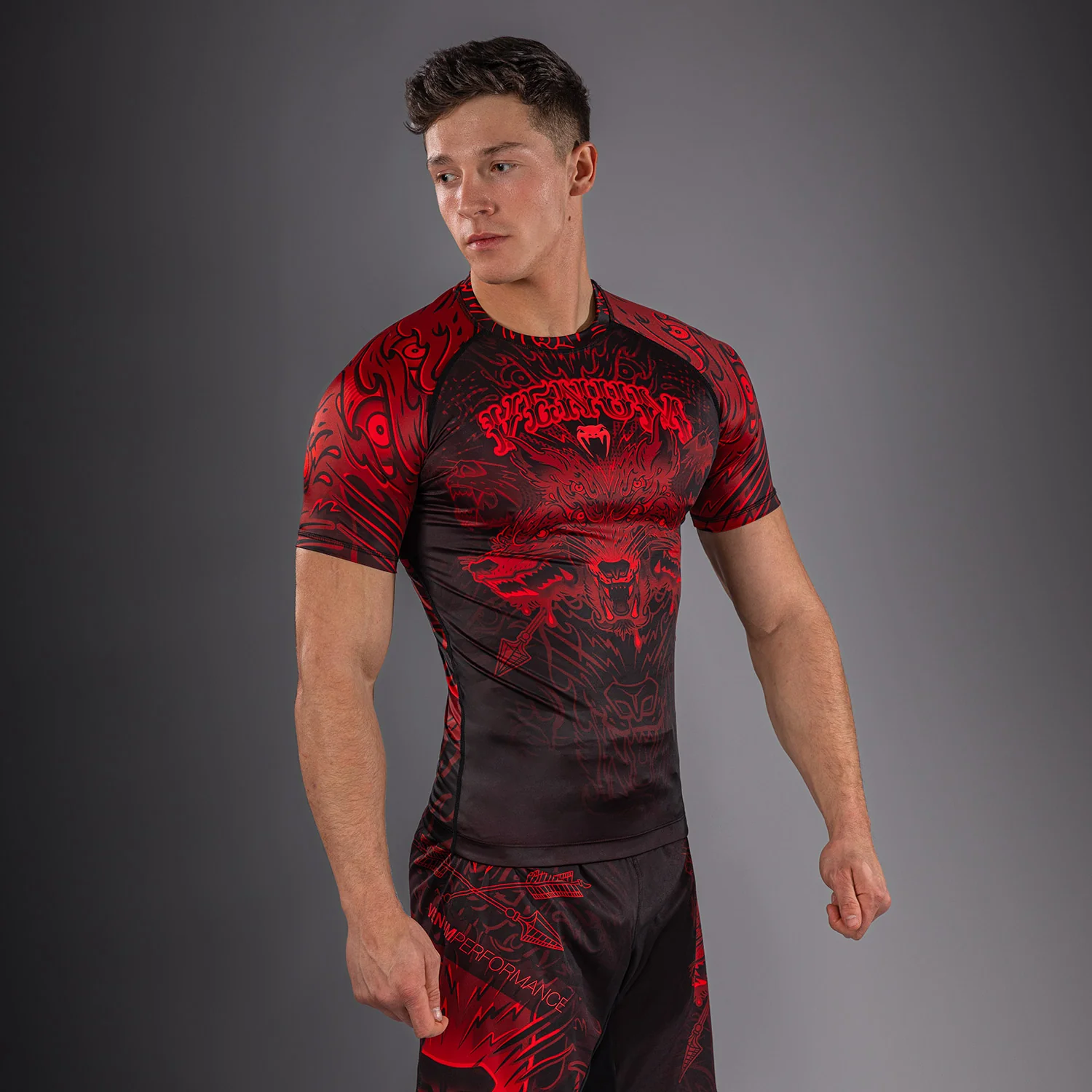 Venum Wolf Atak Rashguard Manga Corta – Negro/Rojo - Image 3
