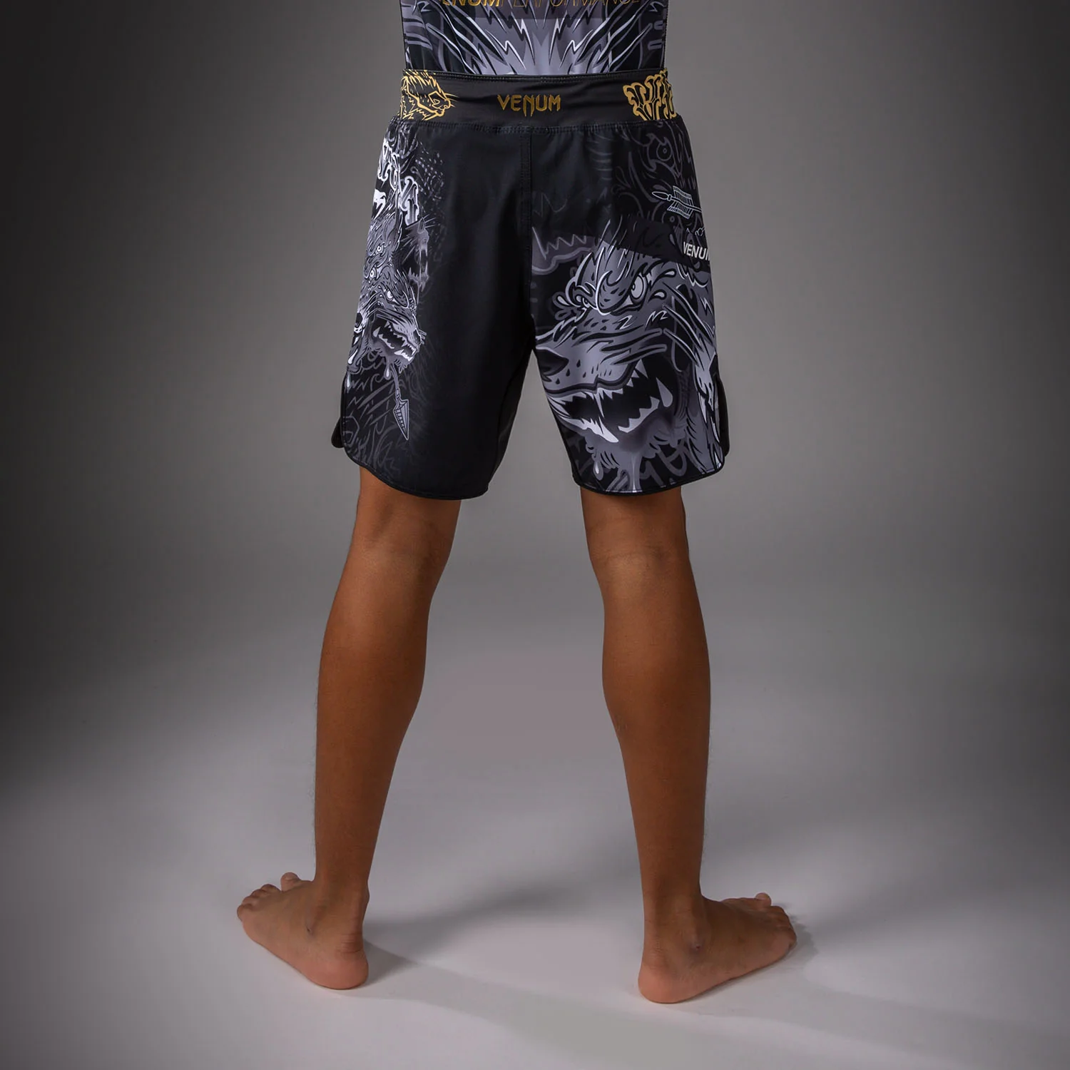 Venum Wolf Atak Short de Combate Para Niños – Negro/Gris - Image 3