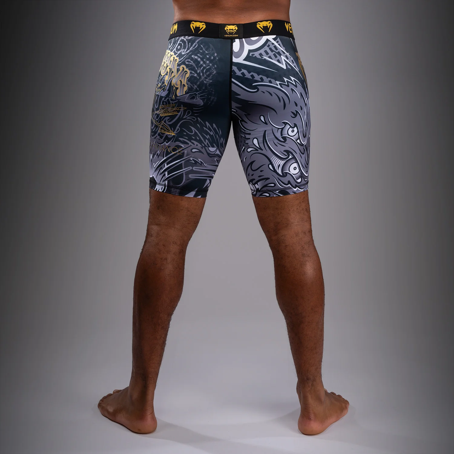 Venum Wolf Atak Short de Compresión – Negro/Gris - Image 4