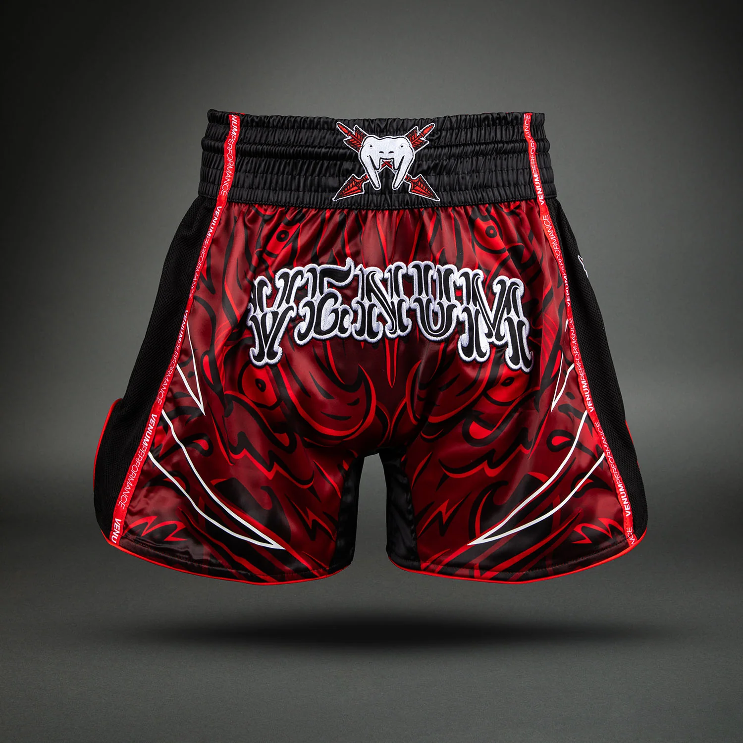 Venum Wolf Atak Short de Muay Thai – Negro/Rojo