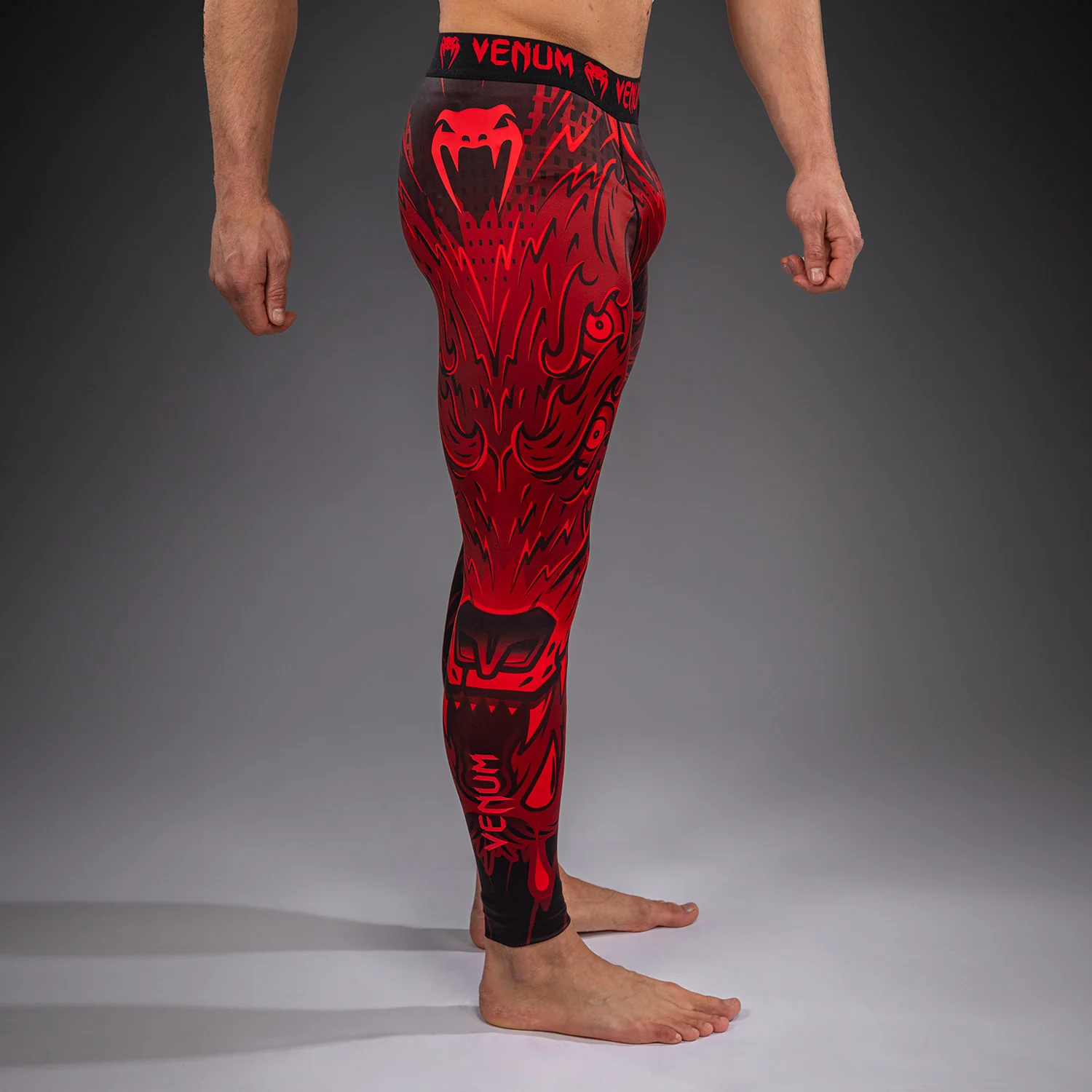 Venum Wolf Atak Spats – Negro/Rojo - Image 3