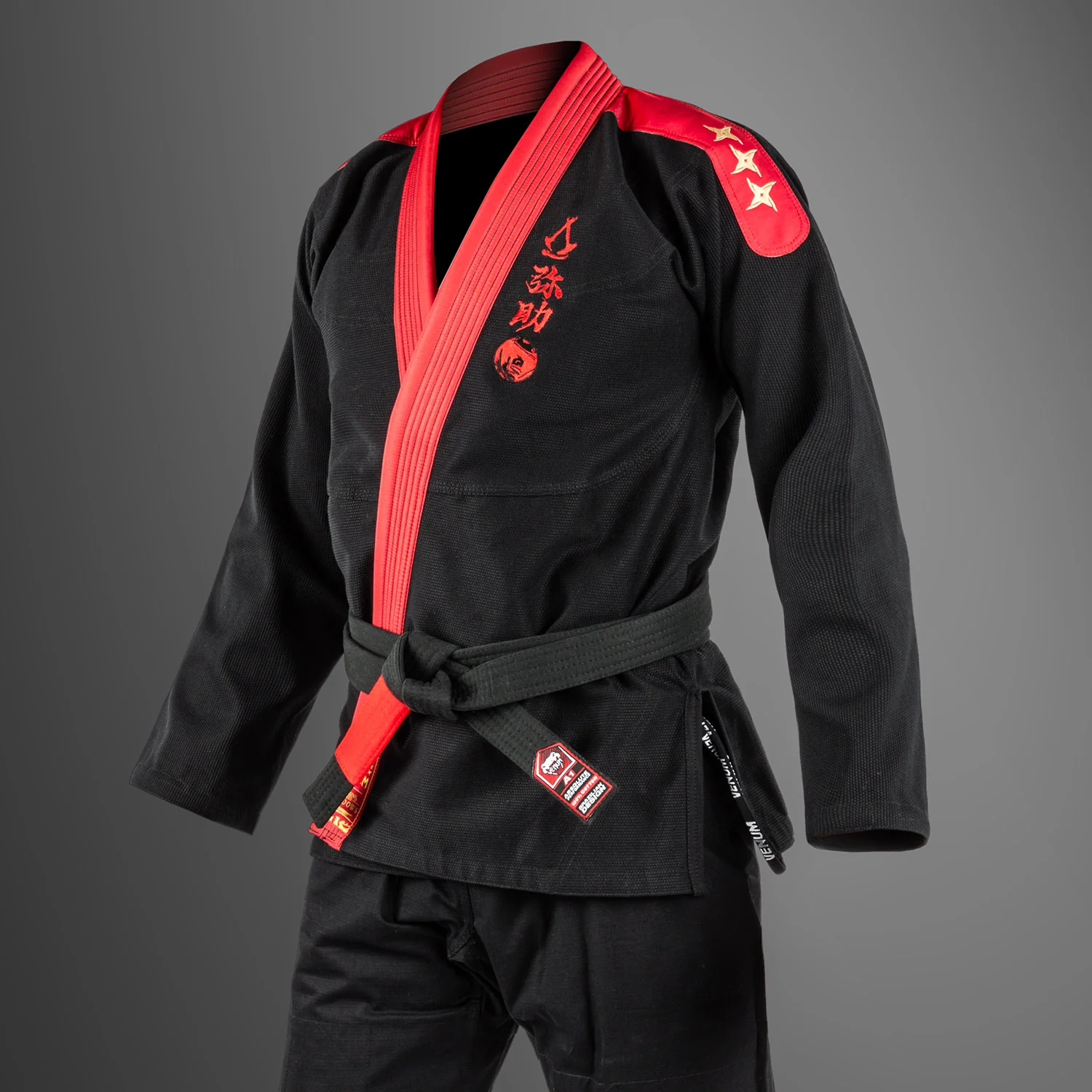 Venum x Assassin’s Creed Shadows BJJ Gi - Borgoña/Negro - Image 3
