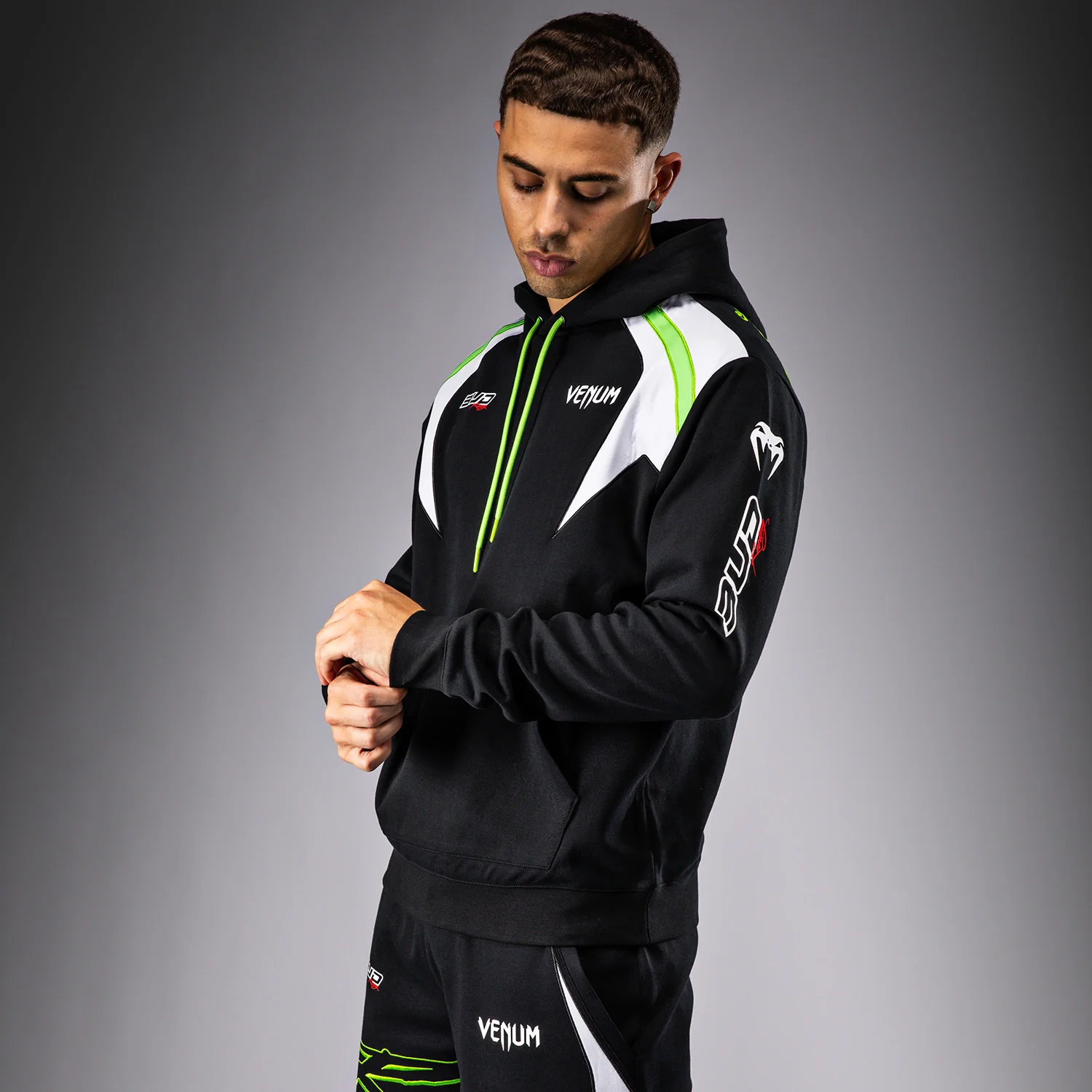 Venum x Bud Racing Sudadera con capucha para hombre - Negro/Blanco/Verde lima - Image 2
