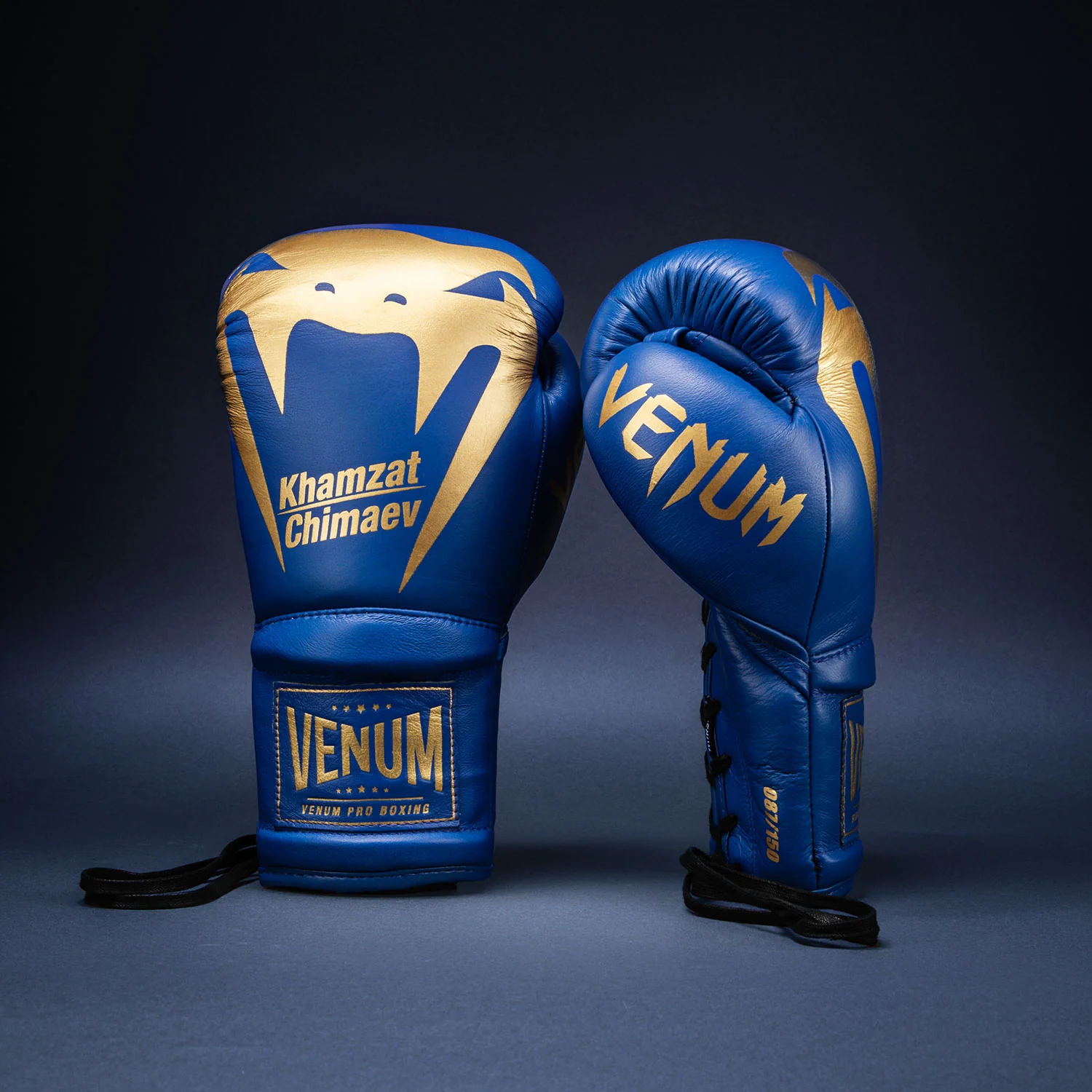 Guantes de boxeo Venum Giant 2.0 Khamzat Chimaev Pro - Azul dorado - Image 3