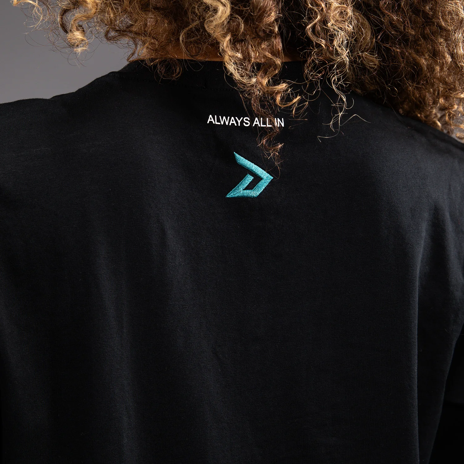 Venum x Demi Camiseta Oversized – Negra - Image 5