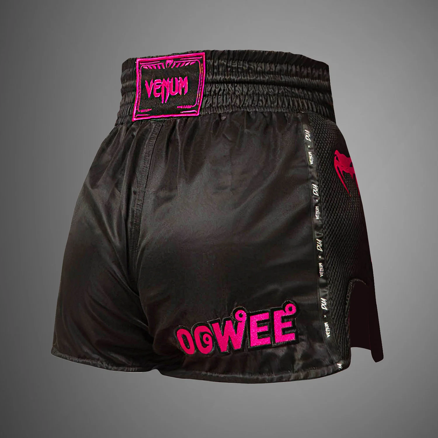 Venum x Dua Muay Thai Pantalones Cortos - Negro/Rosa Fucsia - Image 4