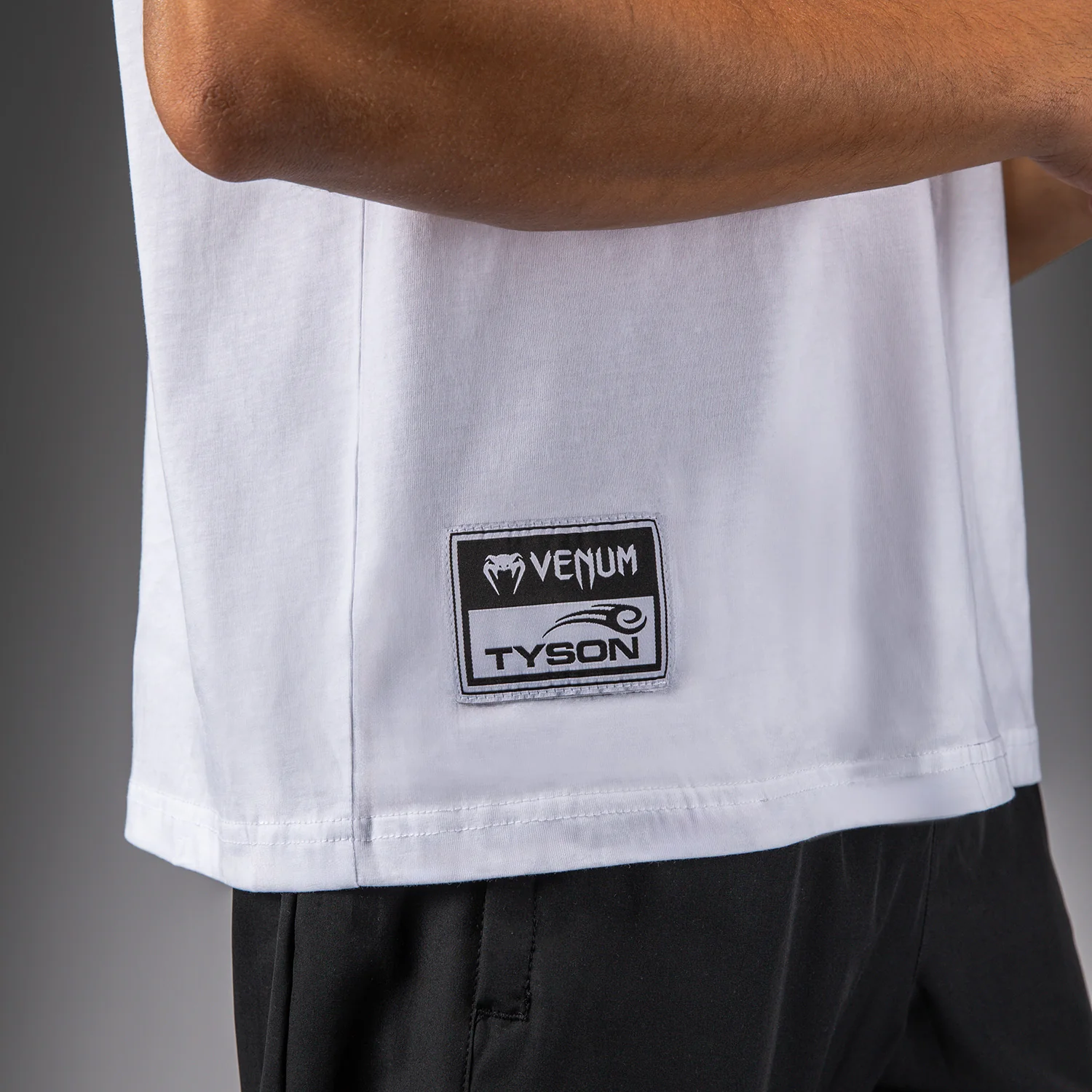 Venum x Mike Tyson Tiger Camiseta - Blanco Óptico - Image 6