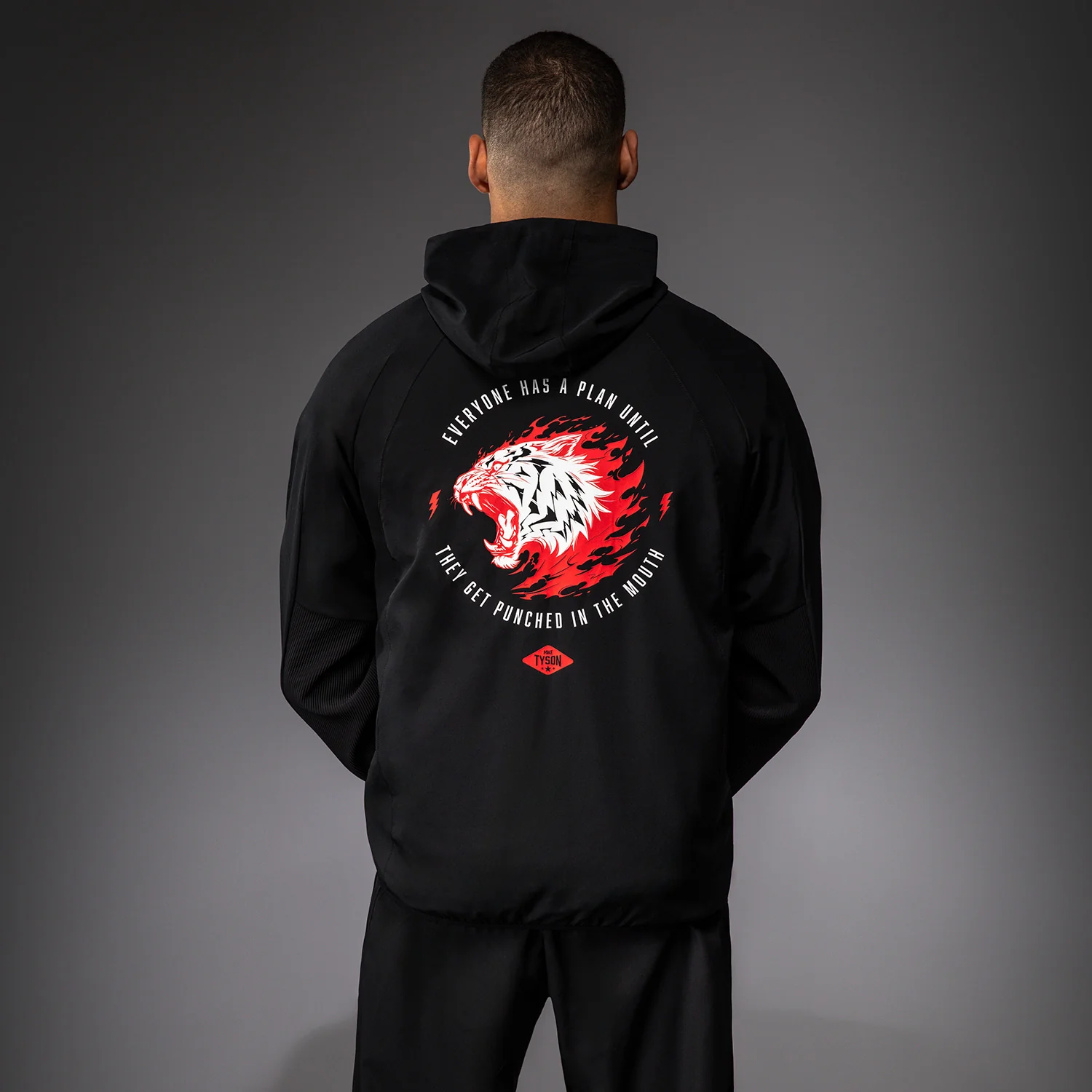 Venum x Mike Tyson Tiger Track Jacket - Negro Profundo/Rojo Intenso - Image 5