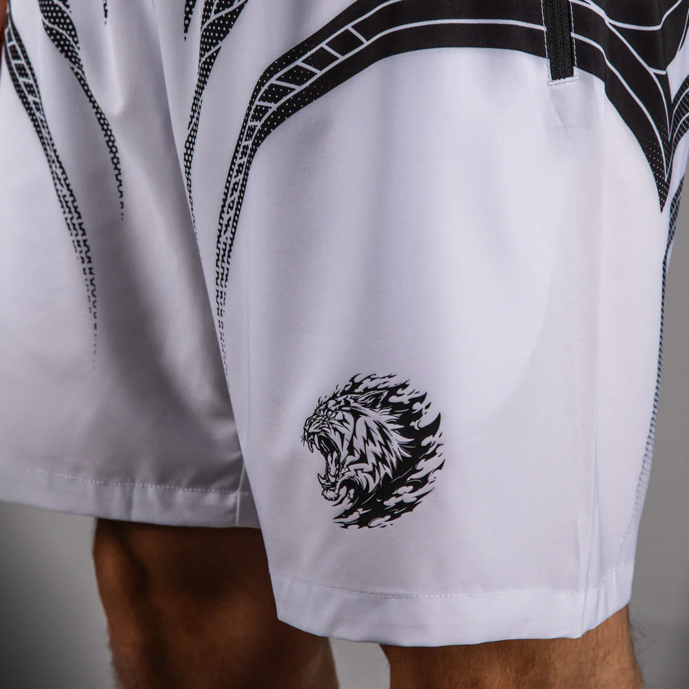 Venum x Mike Tyson Tiger Training Pantalones Cortos - Blanco Óptico/Negro Profundo - Image 6