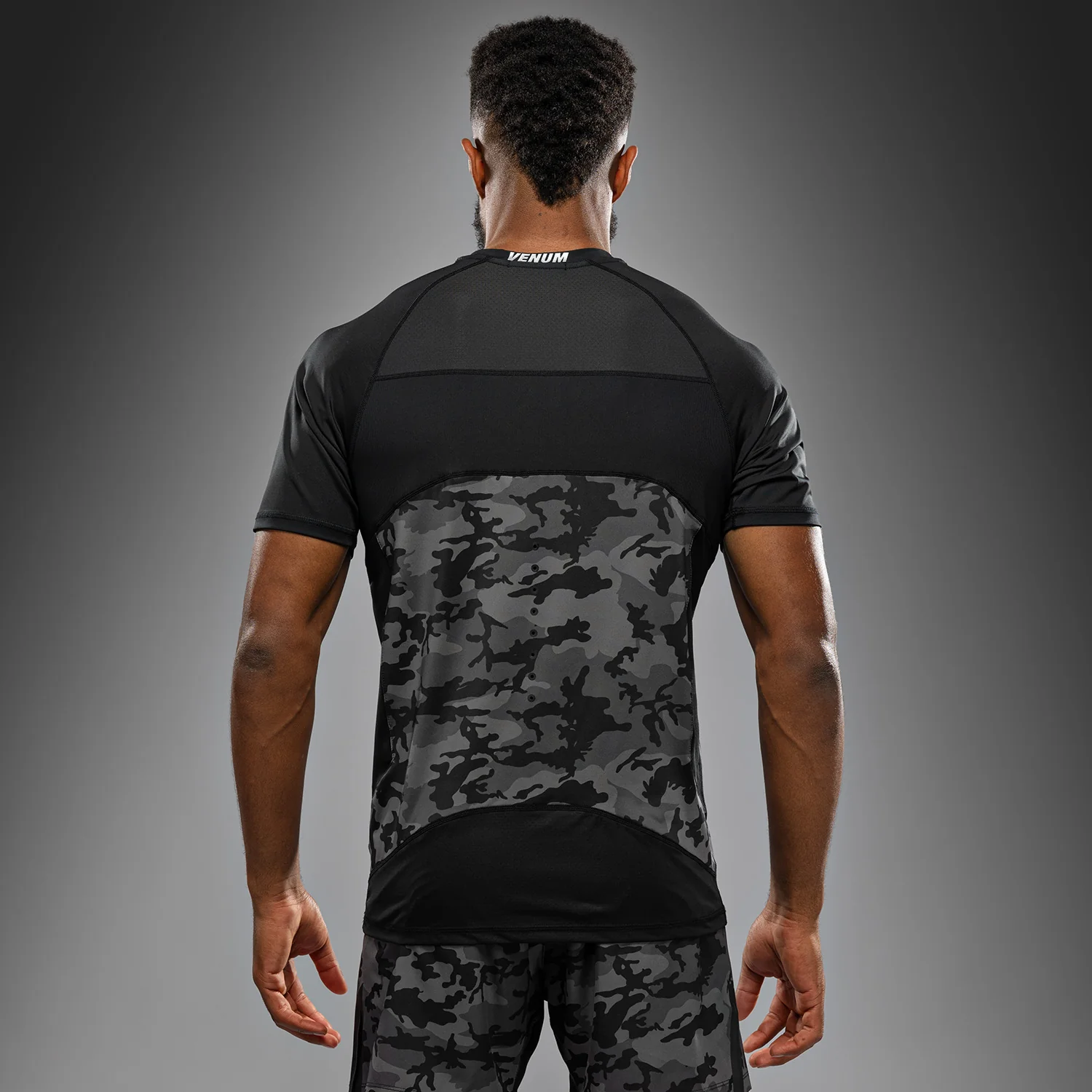 Venum x Polaris Camiseta Dry-Tech - Negro/Gris Tormenta - Image 2