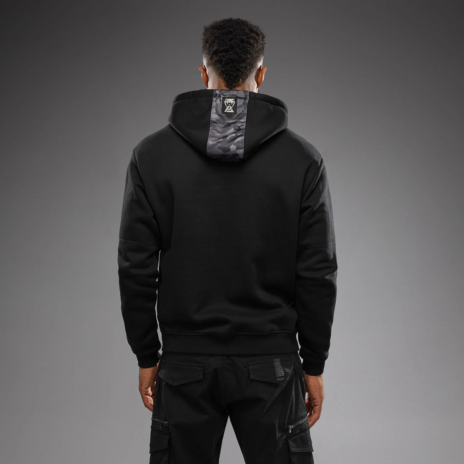 Venum x Polaris Sudadera - Negro/Gris Tormenta - Image 2