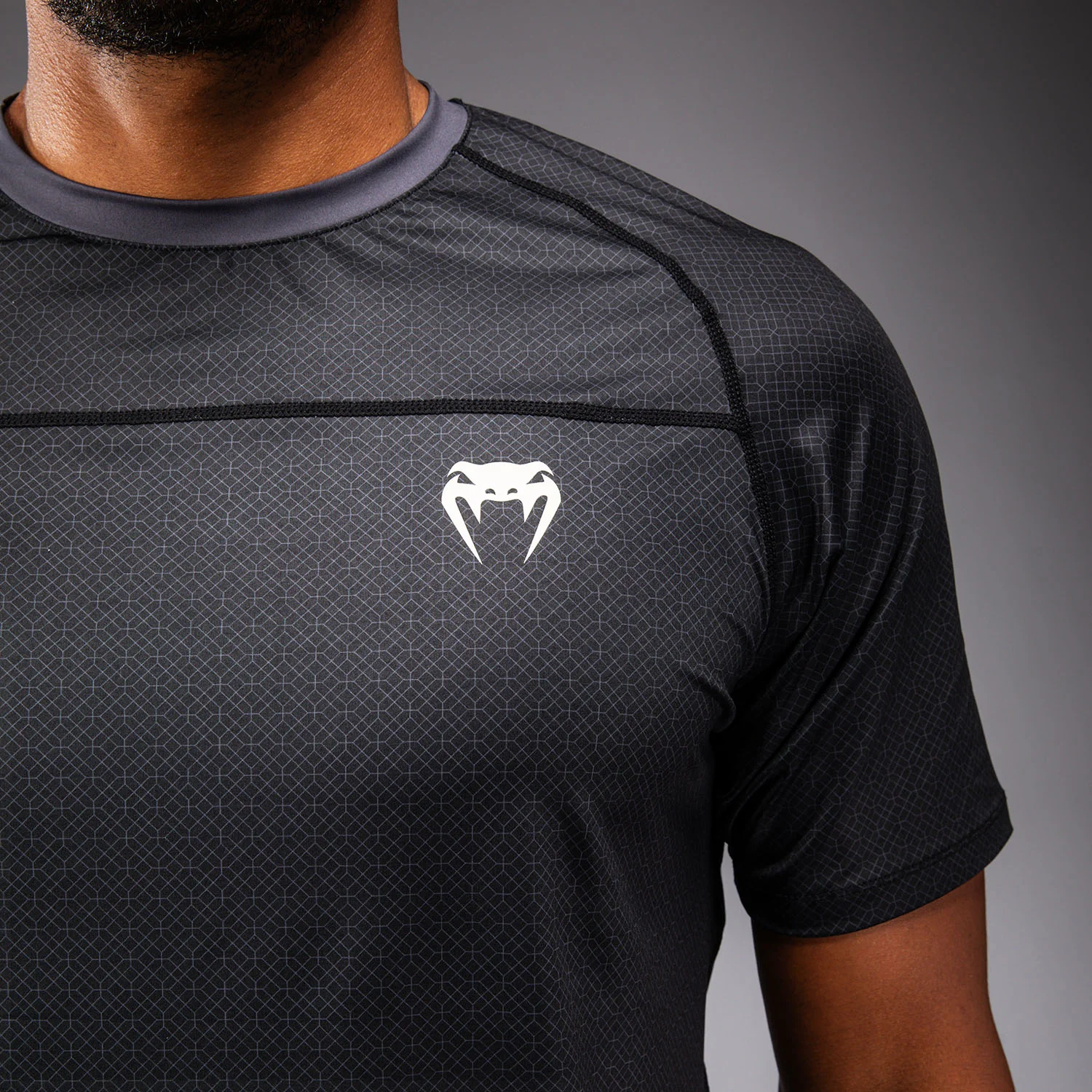 Venum x Roger Gracie Academy Camiseta Dry Tech - Negro - Image 6