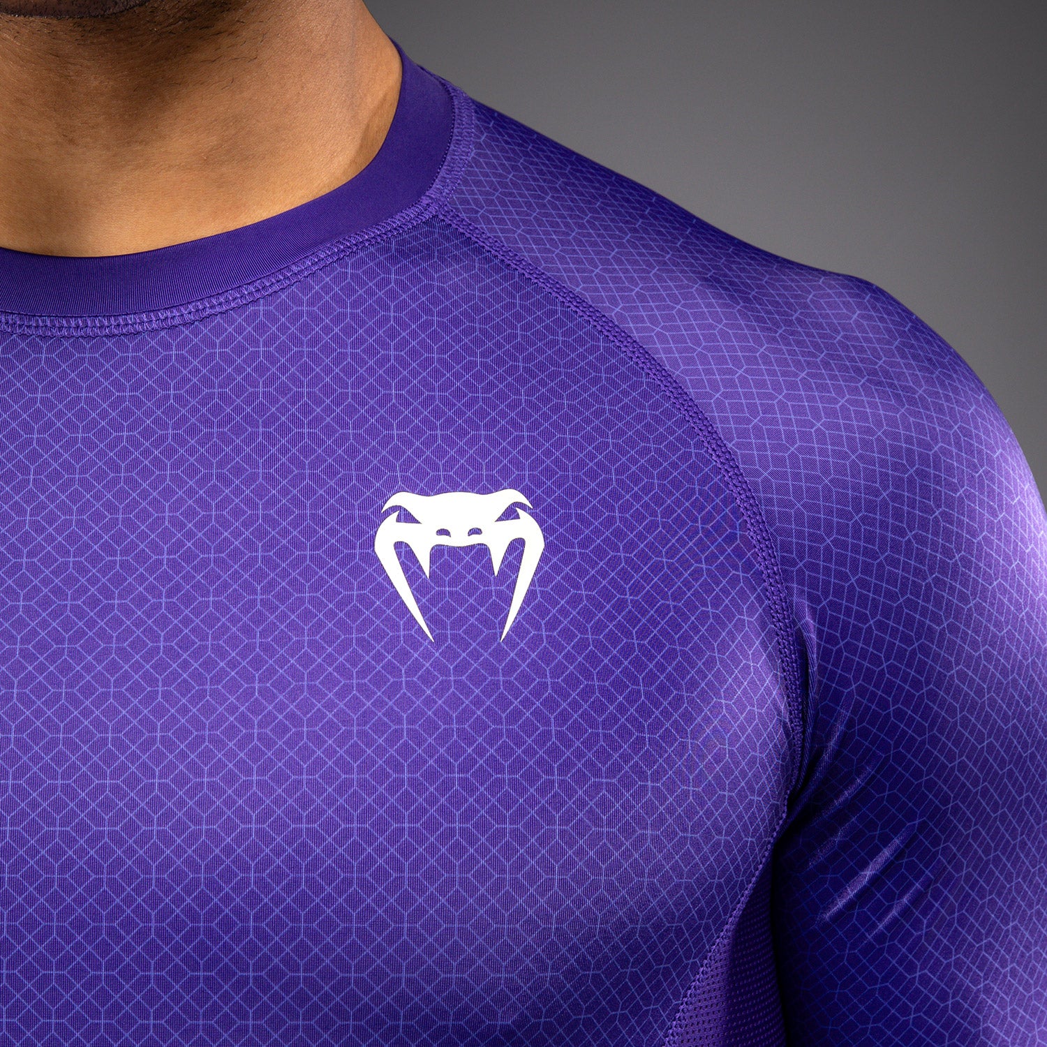Venum x Roger Gracie Academy Rashguard Manga Corta - Morado - Image 6
