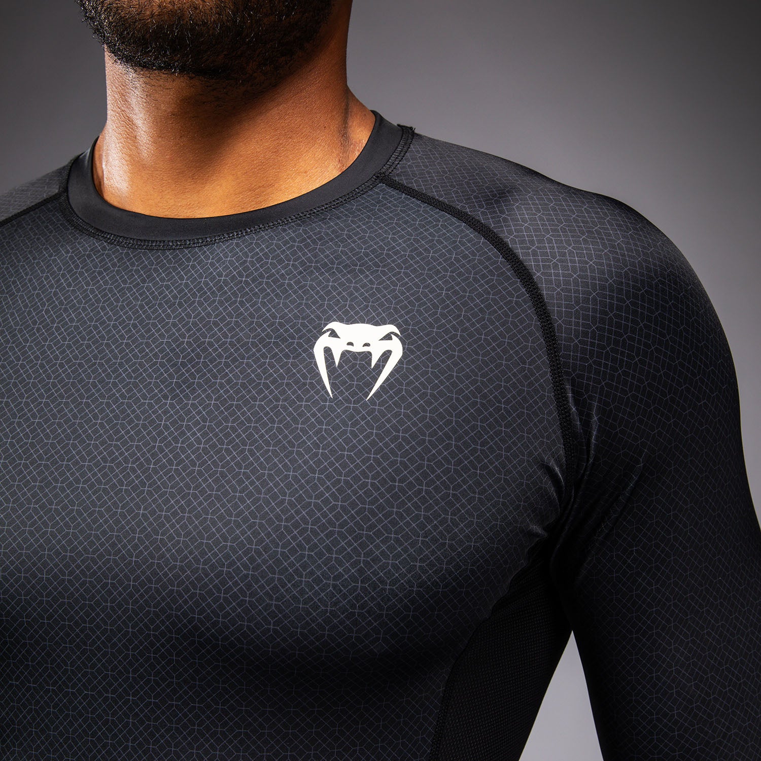 Venum x Roger Gracie Academy Rashguard Manga Larga - Negro - Image 5