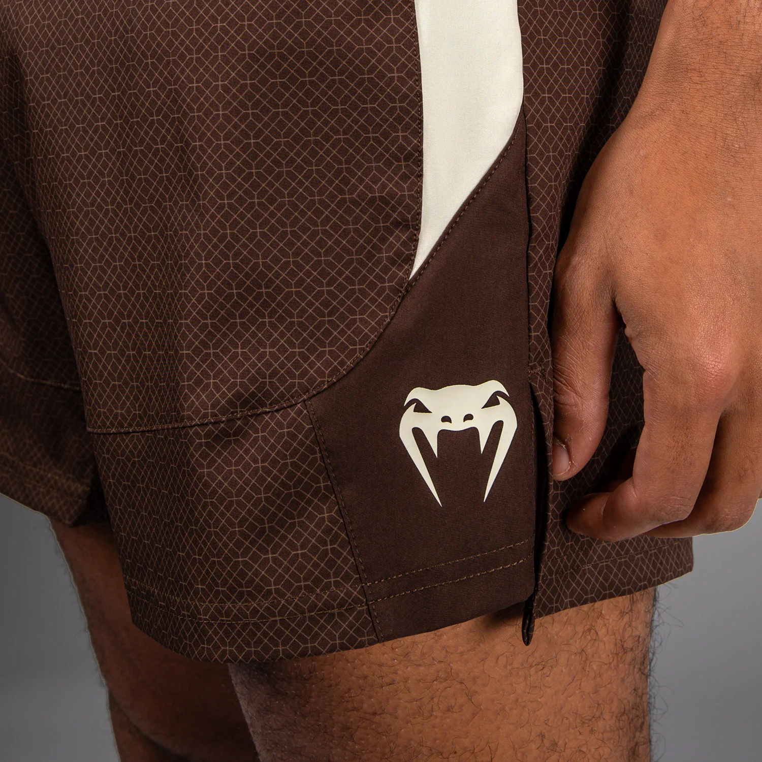Venum x Roger Gracie Academy Short de Combate - Marrón Oscuro - Image 6