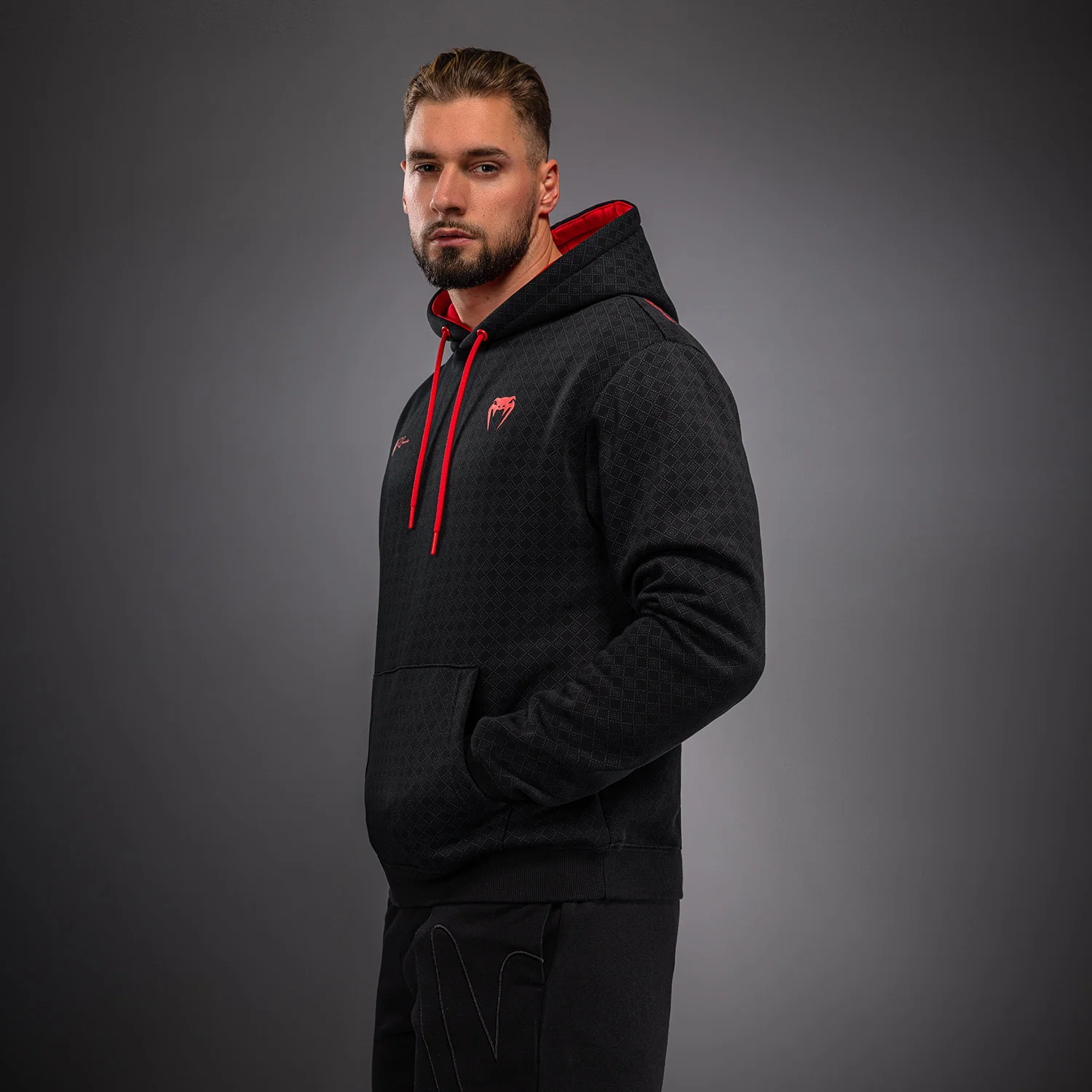 Venum x Roger Gracie Signature Sudadera con Capucha - Negro/Rojo - Image 2