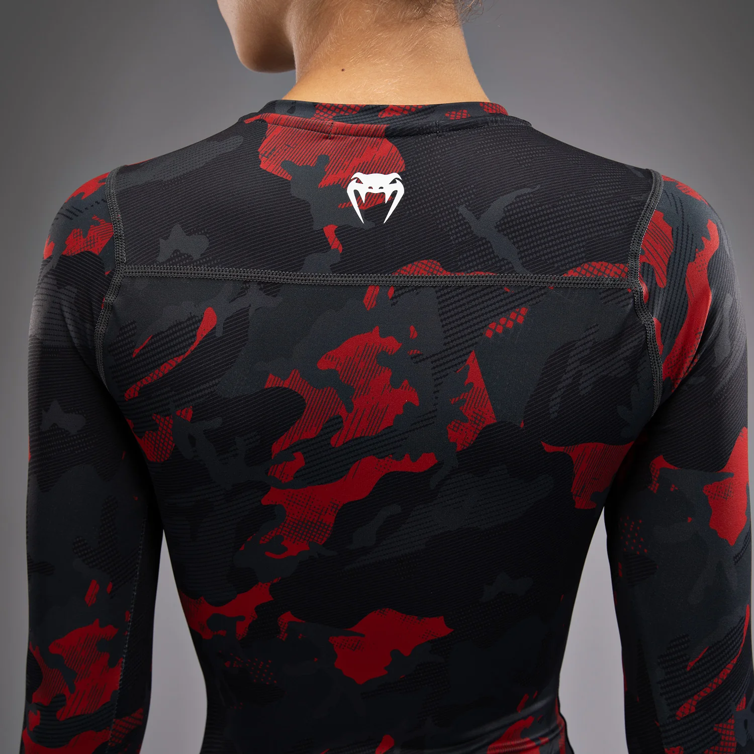 Venum x Sophia Rose de Mujeres Camiseta de manga Larga Rashguard - Urban Red Camo - Image 7