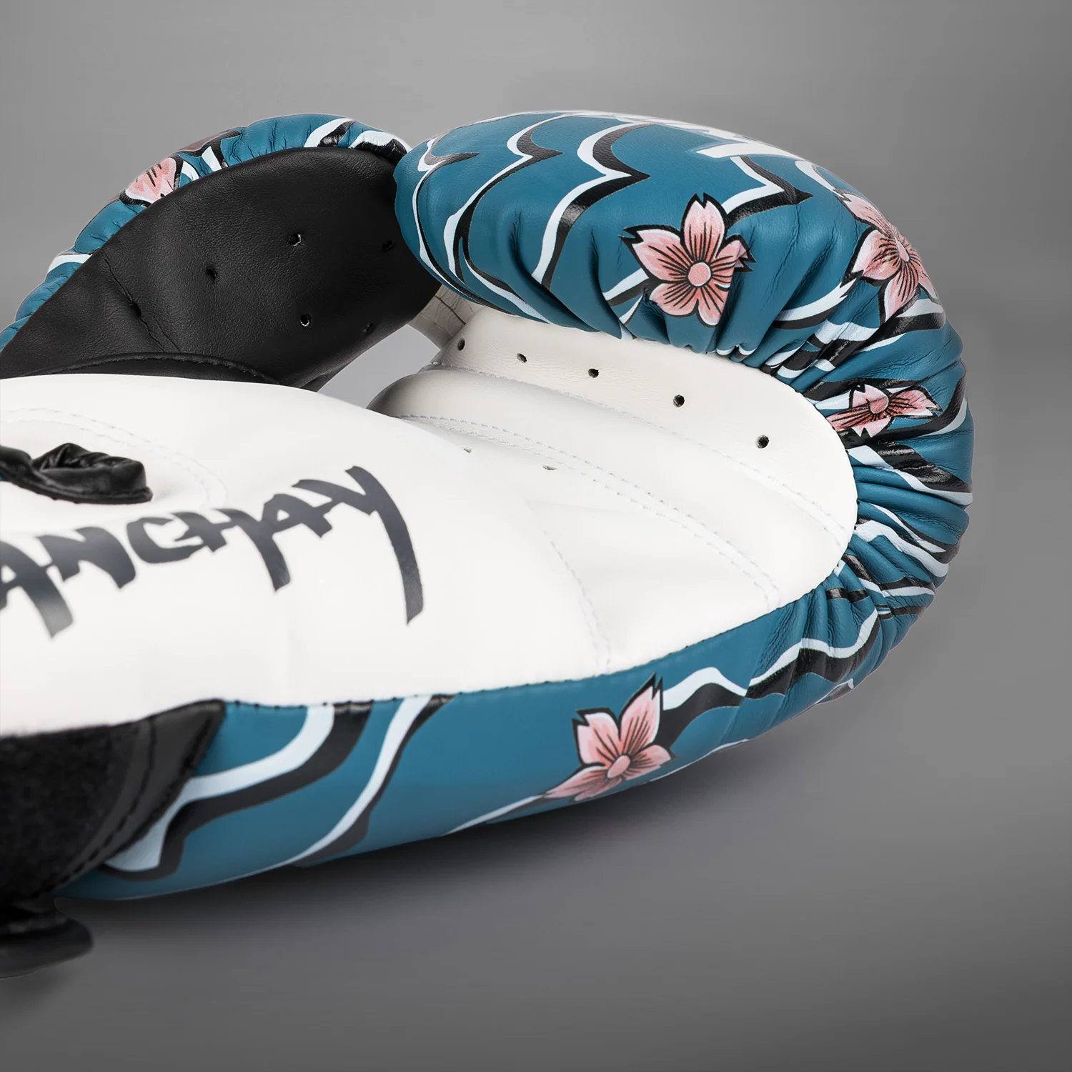 Venum x Tawanchay Guantes de Boxeo – Azul/Blanco - Image 5