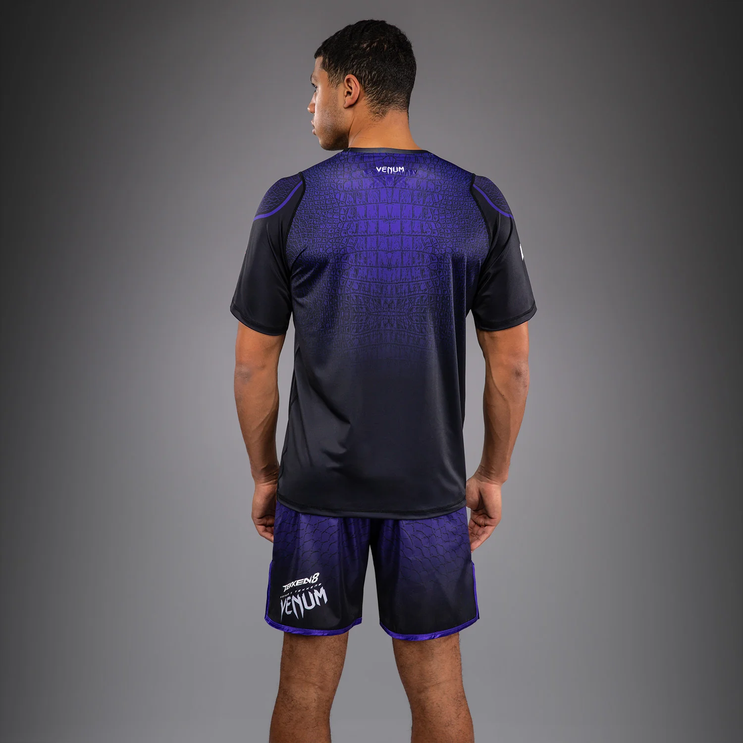 Venum x TEKKEN 8 Camiseta Dry-Tech Kazuya - Negro/Púrpura - Image 3