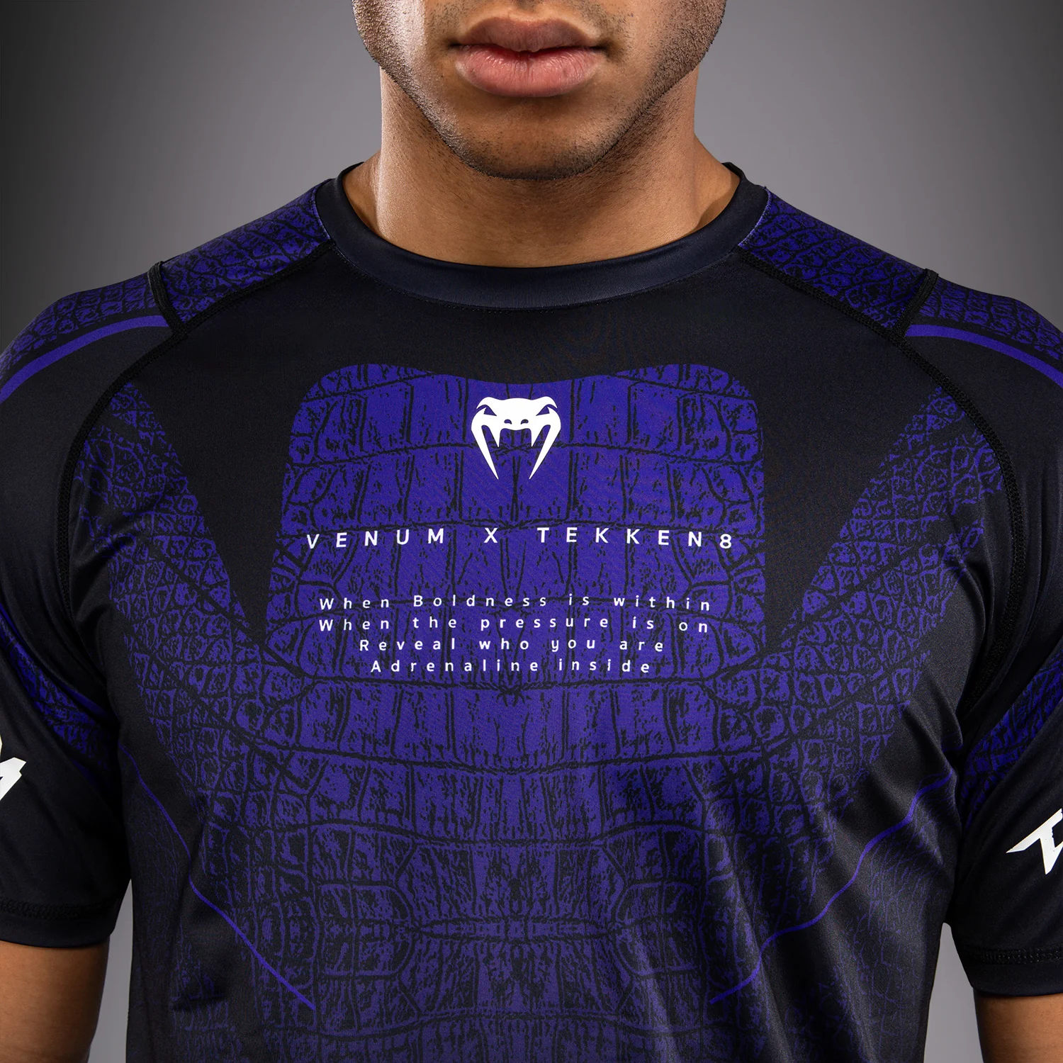 Venum x TEKKEN 8 Camiseta Dry-Tech Kazuya - Negro/Púrpura - Image 4