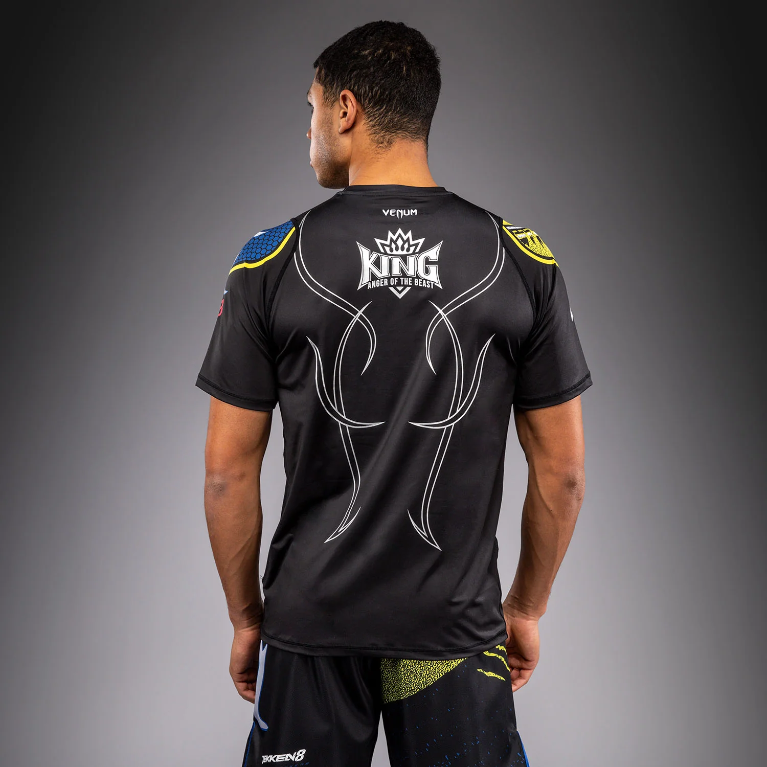 Venum x TEKKEN 8 Camiseta Dry-Tech King - Negro/Amarillo - Image 4