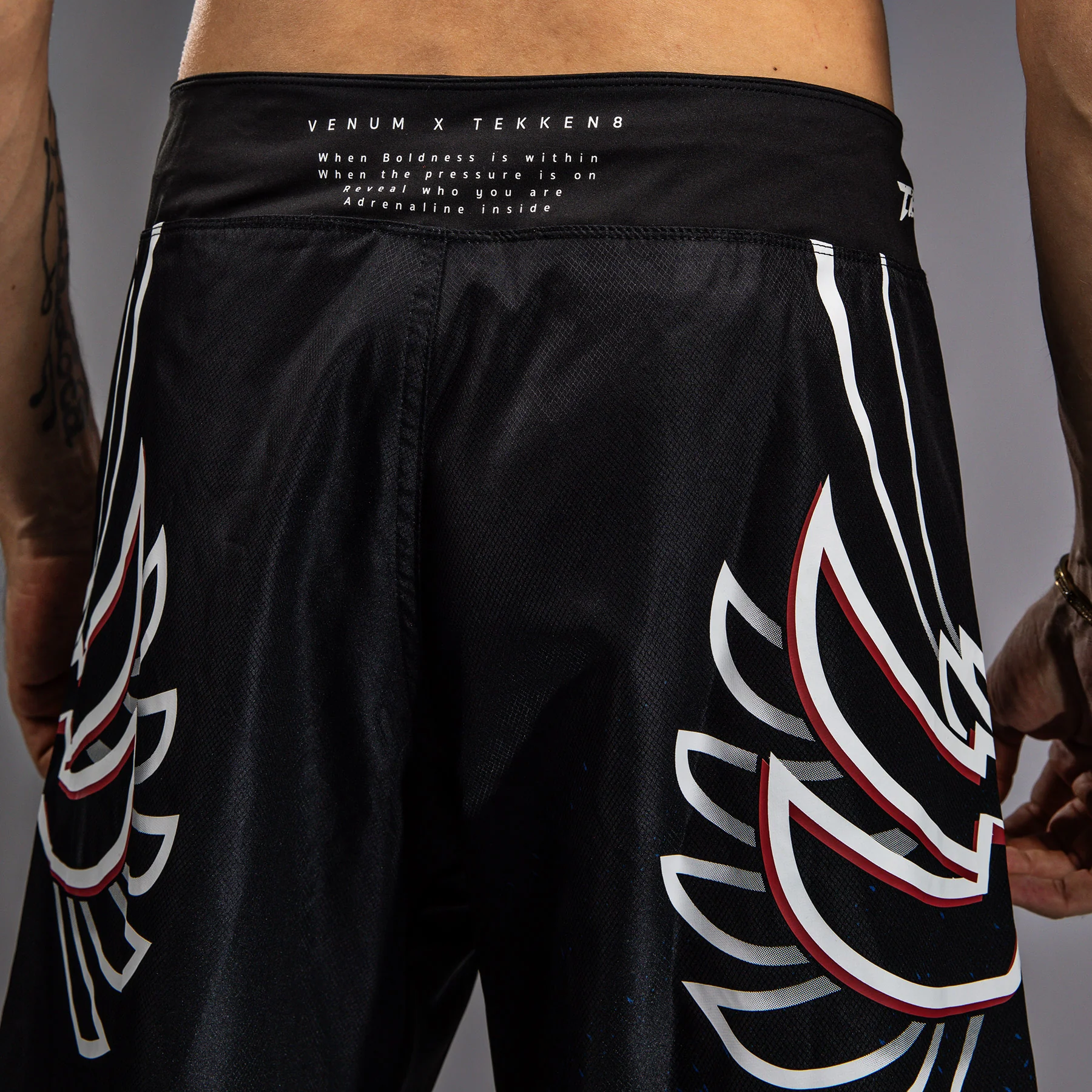 Venum x TEKKEN 8 - Jin Kazama Pantalones de Lucha - Azul/Negro/Blanco - Image 5