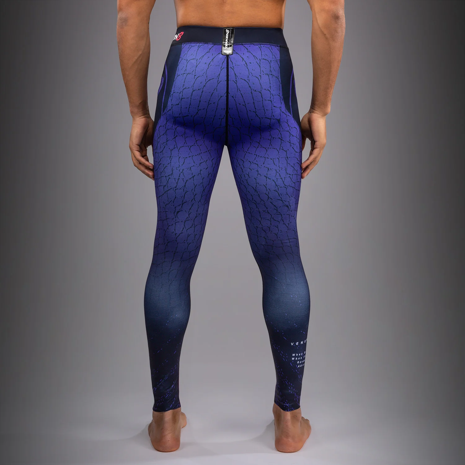 Venum x TEKKEN 8 Mallas Kazuya - Negro/Azul - Image 3