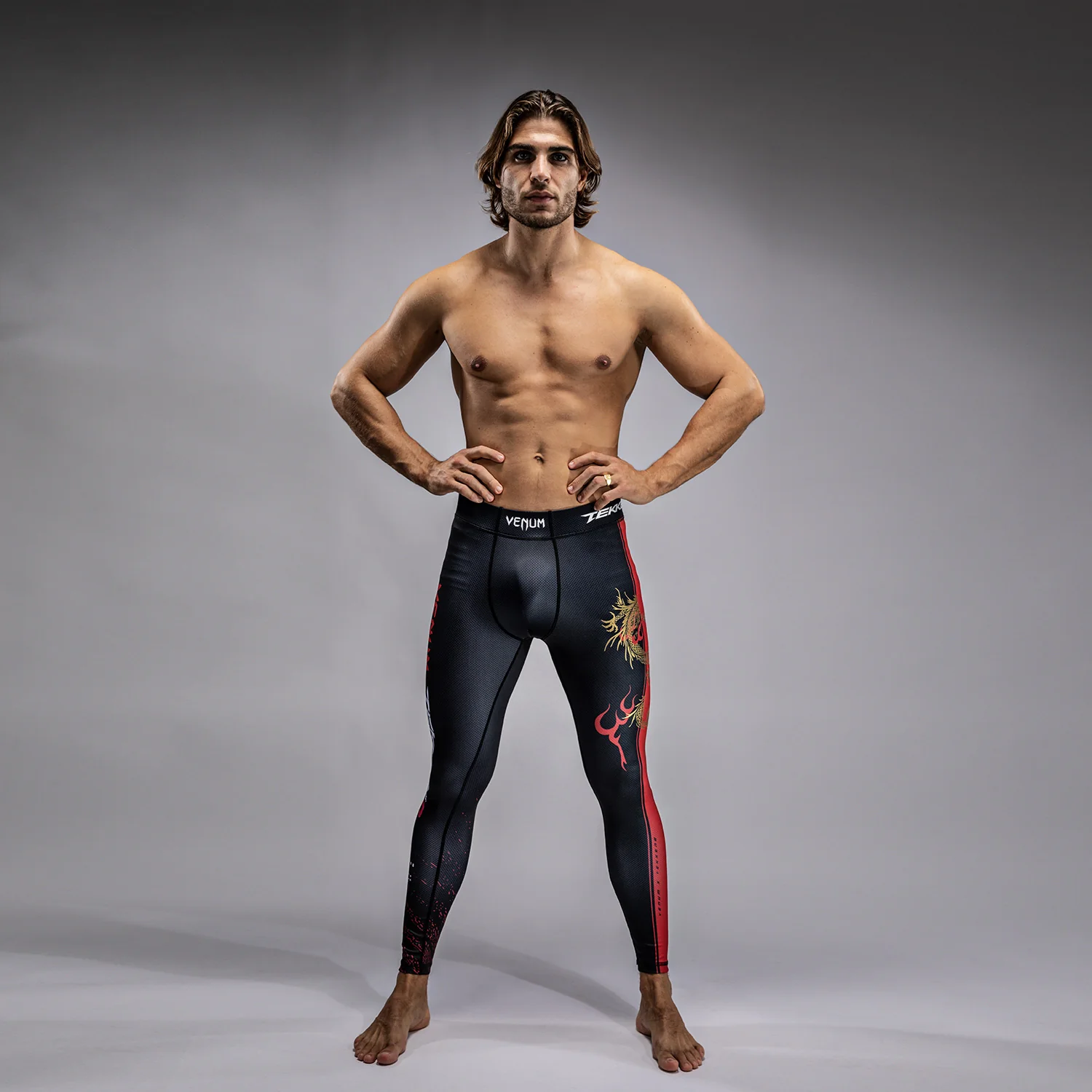 Venum x TEKKEN 8 - Marshall Law Mallas - Negro/Rojo/Dorado - Image 3