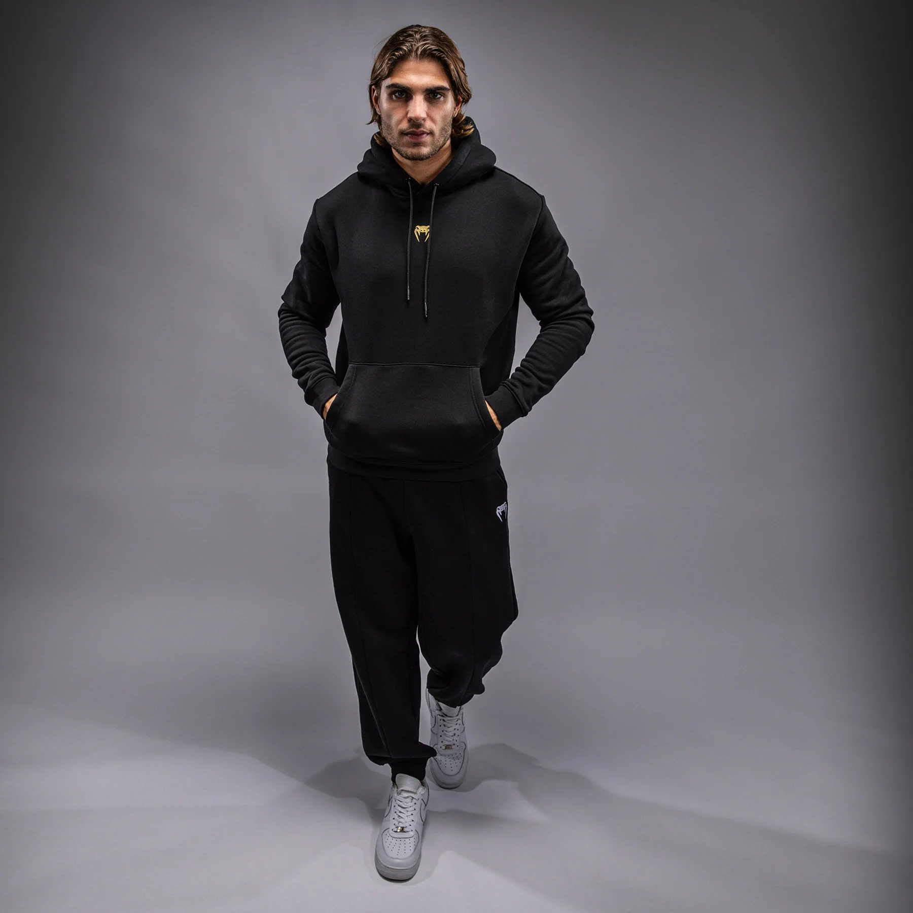 Venum x TEKKEN 8 - Marshall Law Sudadera - Negro/Rojo/Oro - Image 3