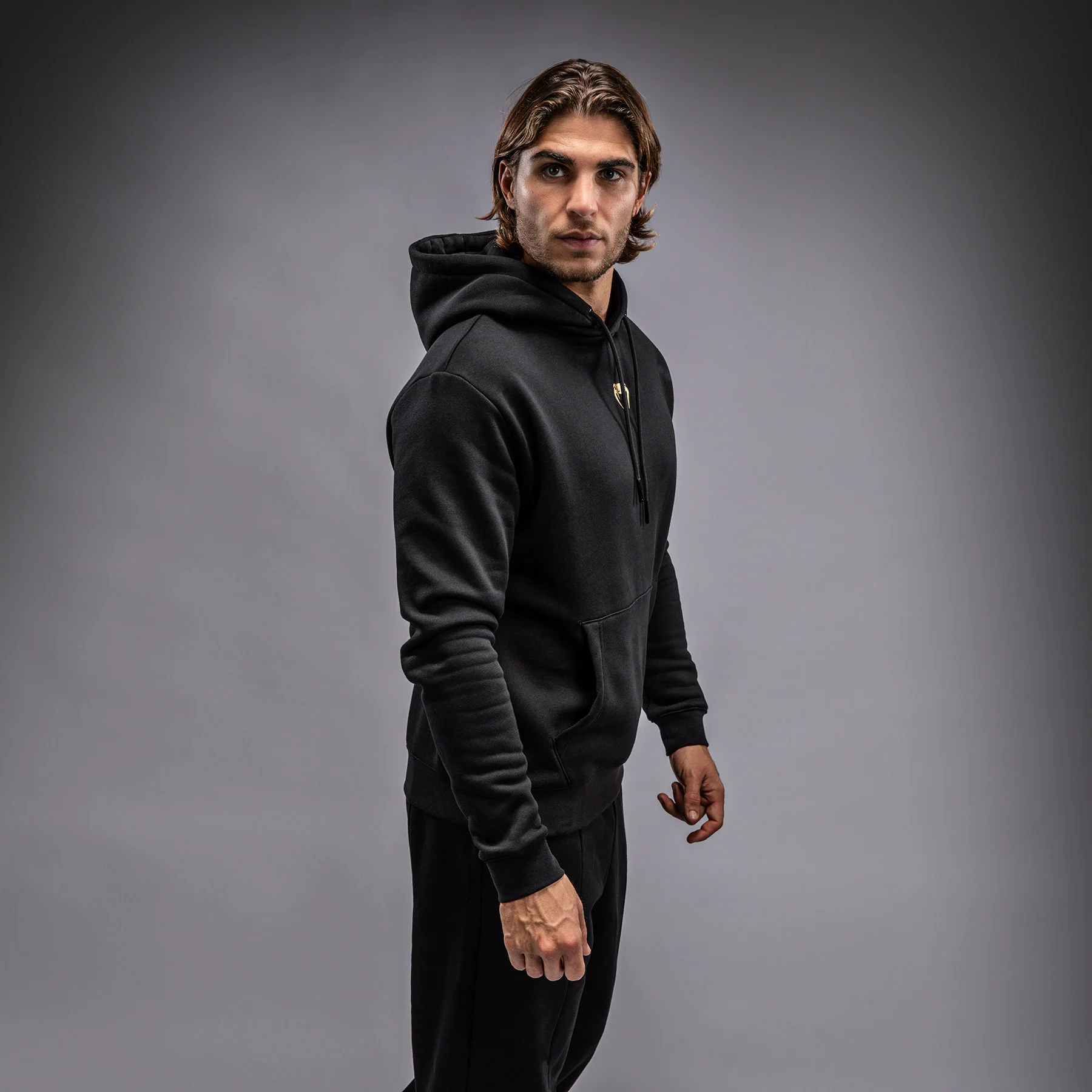 Venum x TEKKEN 8 - Marshall Law Sudadera - Negro/Rojo/Oro - Image 5