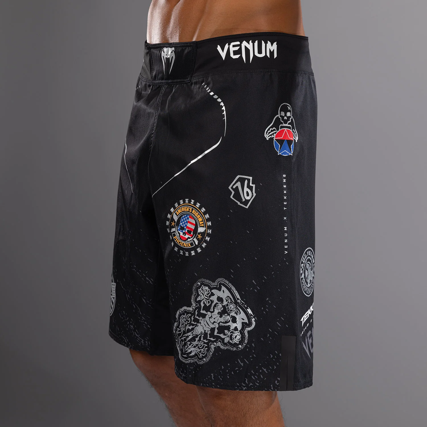 Venum x TEKKEN 8 - Paul Phoenix Pantalones de Lucha - Negro - Image 6
