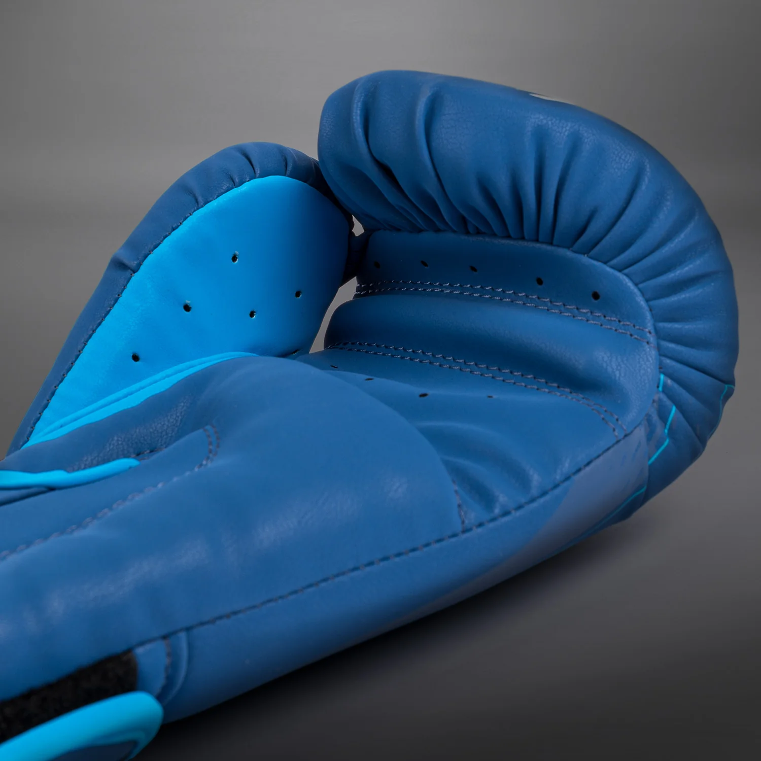 Venum x Top Rank Guantes de Boxeo Original Impact - Azul Marino - Image 5