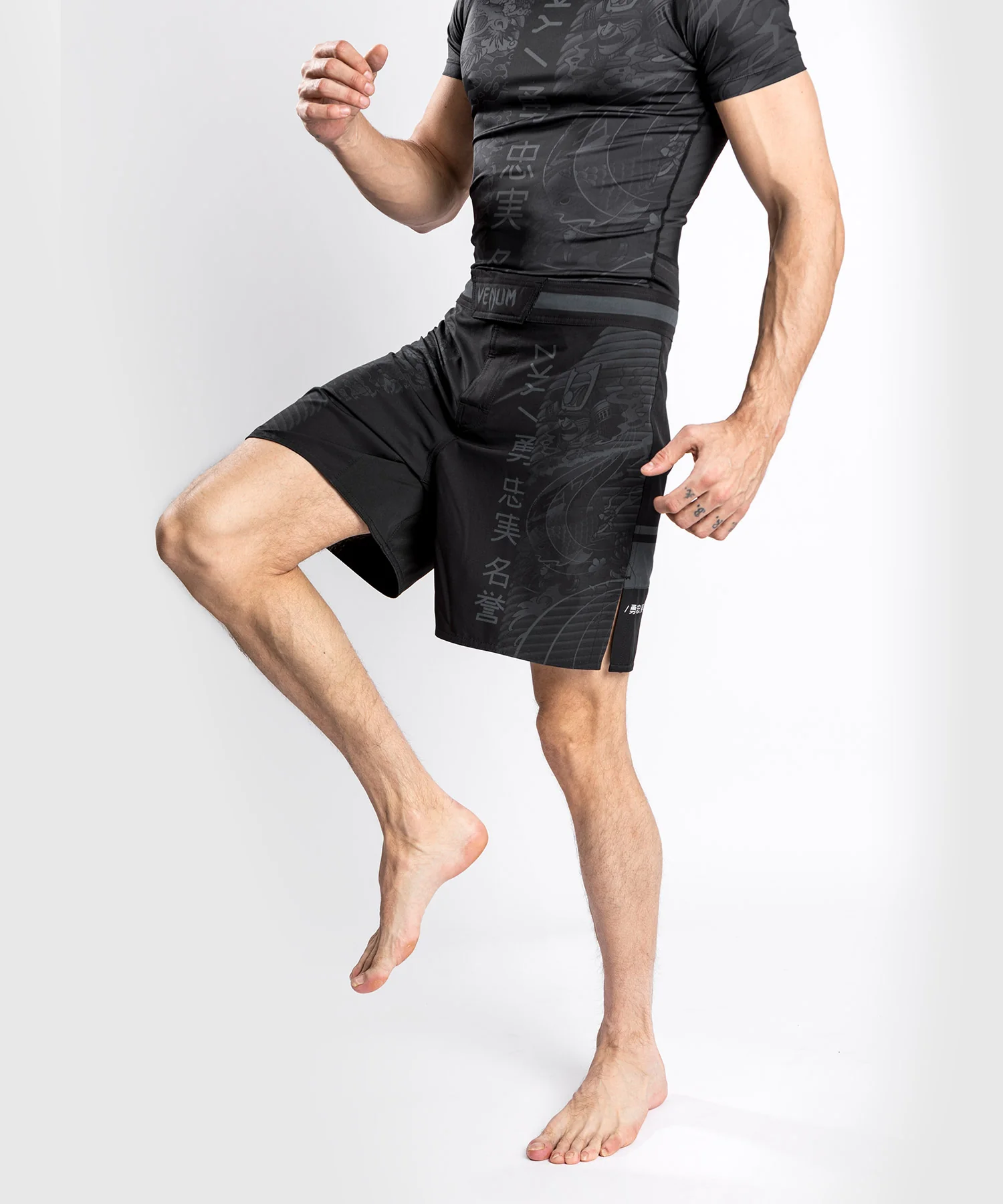 Venum YKZ21 Fightshort - Negro/Negro - Image 3