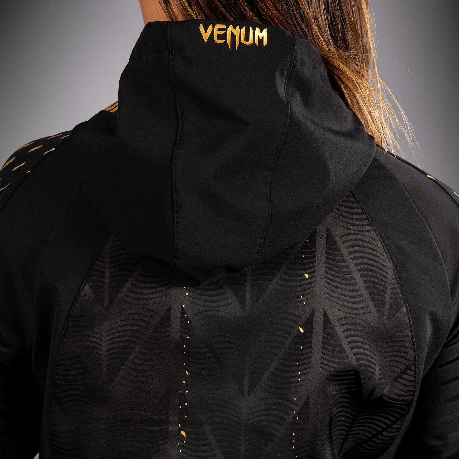 UFC Zenith by Venum Authentic Fight Night Sudadera de walkout Mujer Personalizado - Champion - Image 9